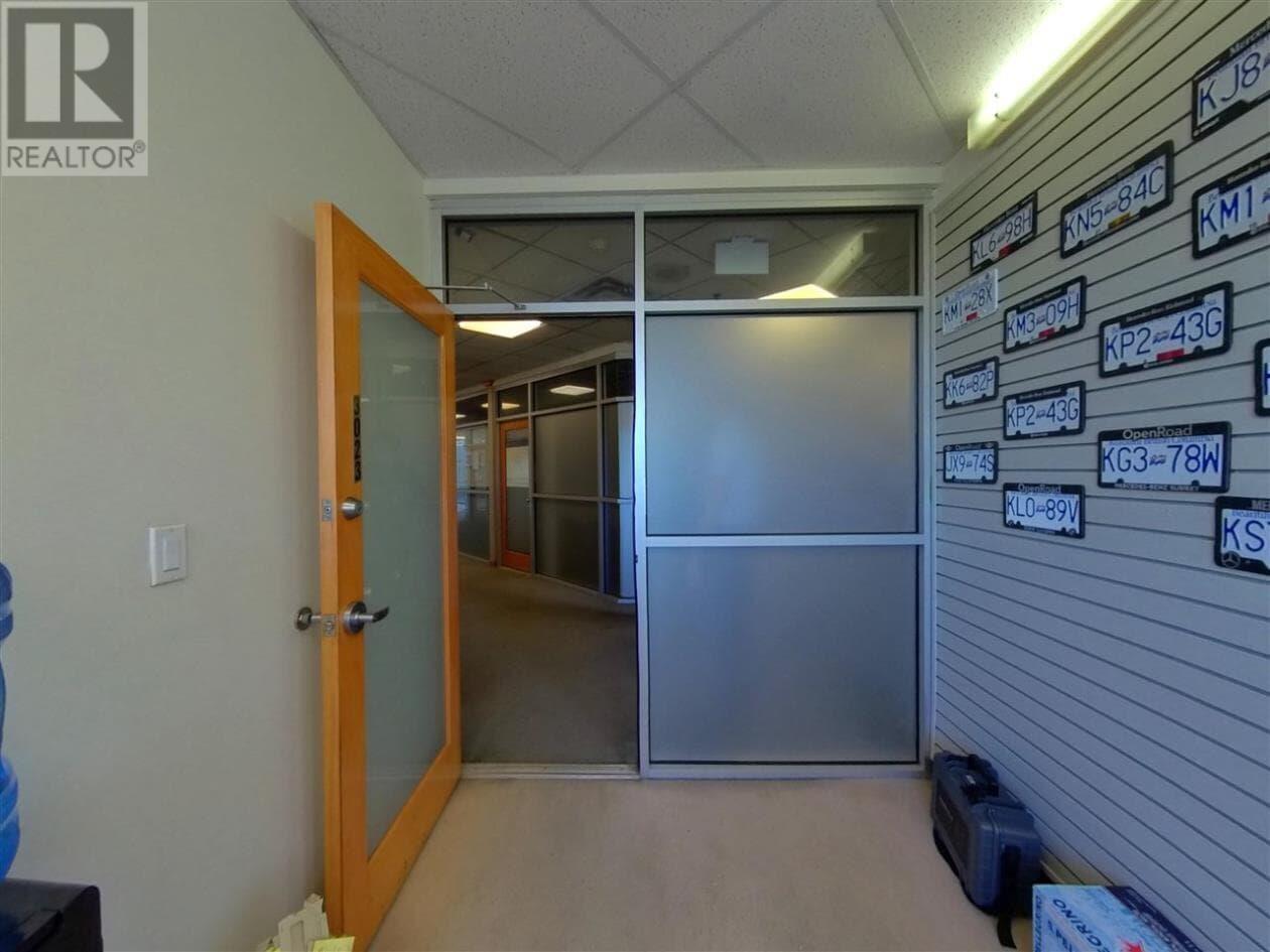 Listing Picture 16 of 18 : 3023 8700 MCKIM WAY, Richmond / 烈治文 - 魯藝地產 Yvonne Lu Group - MLS Medallion Club Member