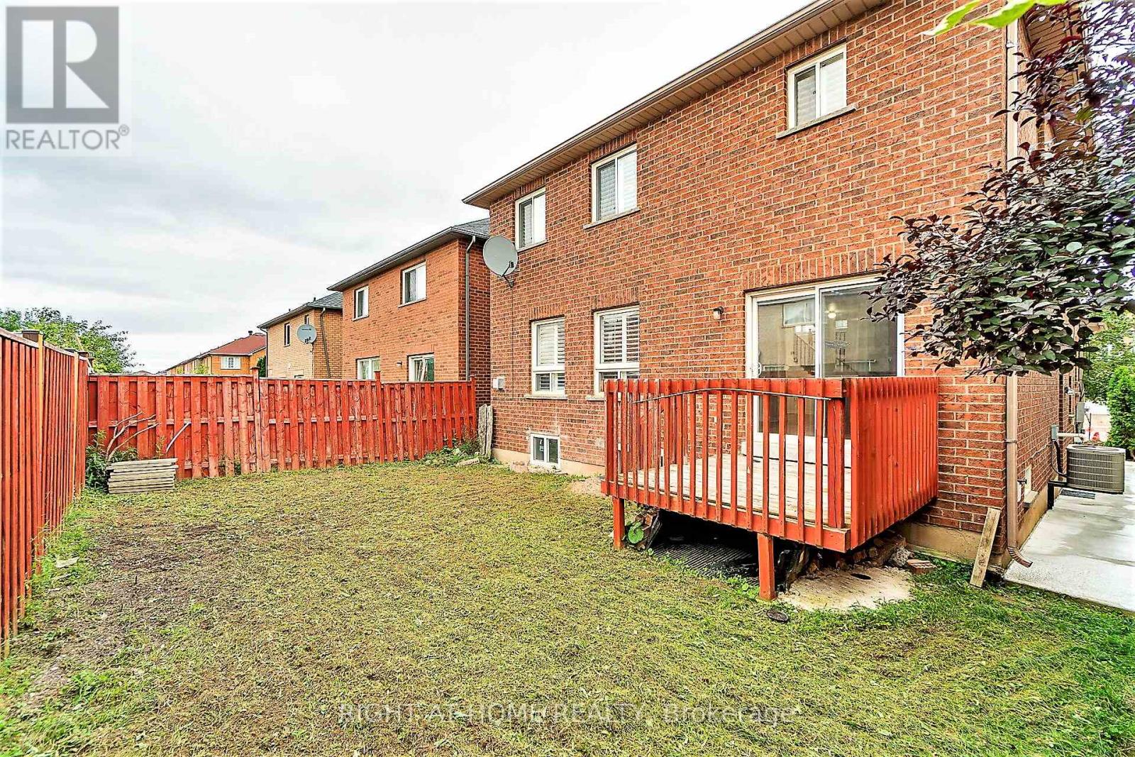 Mn+2nd - 78 Fairhill Avenue N, Brampton (Fletcher's Meadow), Ontario  L7A 2E8 - Photo 2 - W9346985