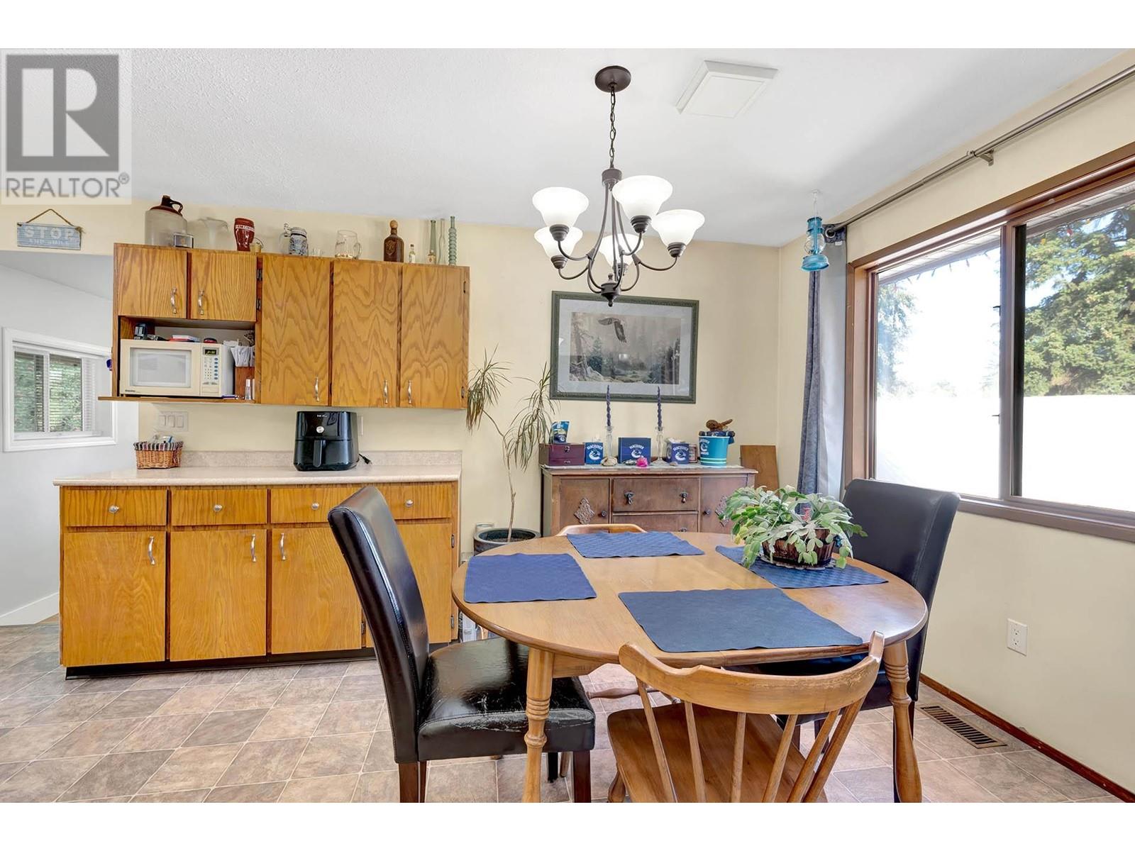 3089 Light Brown Road, Clearwater, British Columbia  V0E 1N1 - Photo 14 - 180880