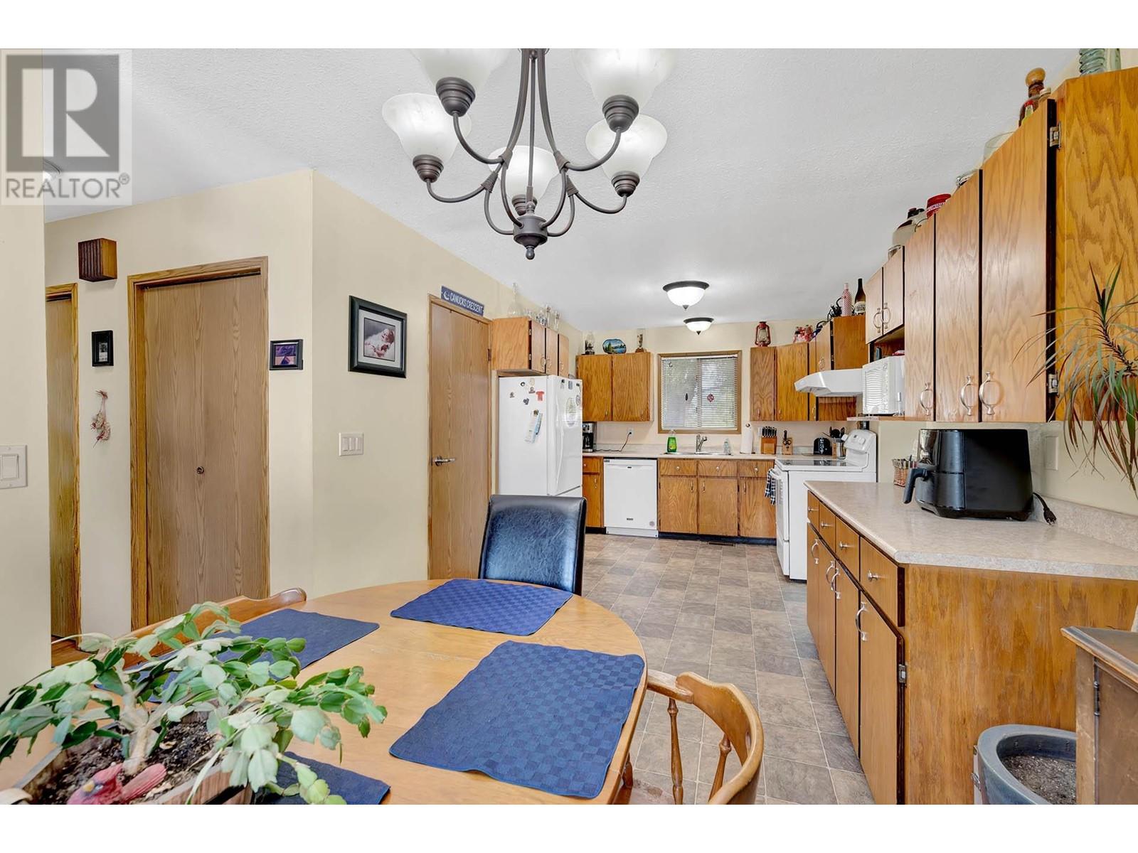 3089 Light Brown Road, Clearwater, British Columbia  V0E 1N1 - Photo 13 - 180880