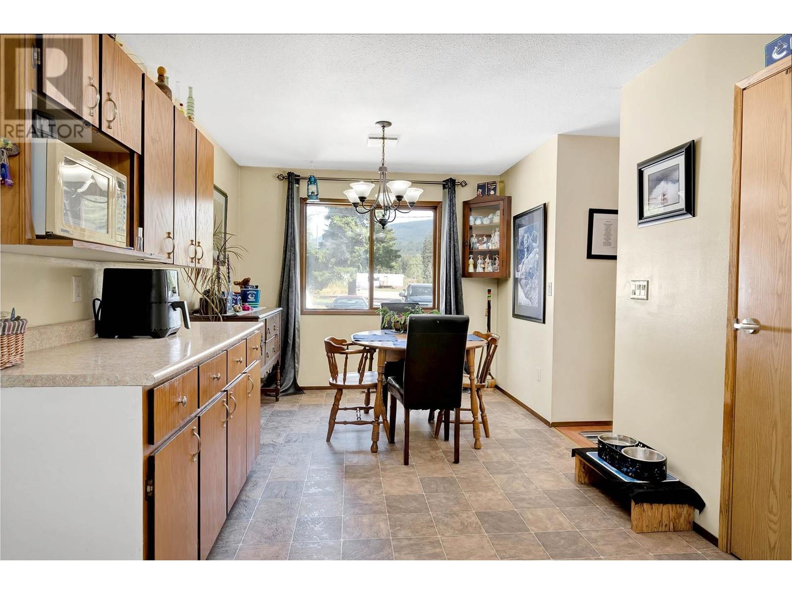 3089 Light Brown Road, Clearwater, British Columbia  V0E 1N1 - Photo 15 - 180880