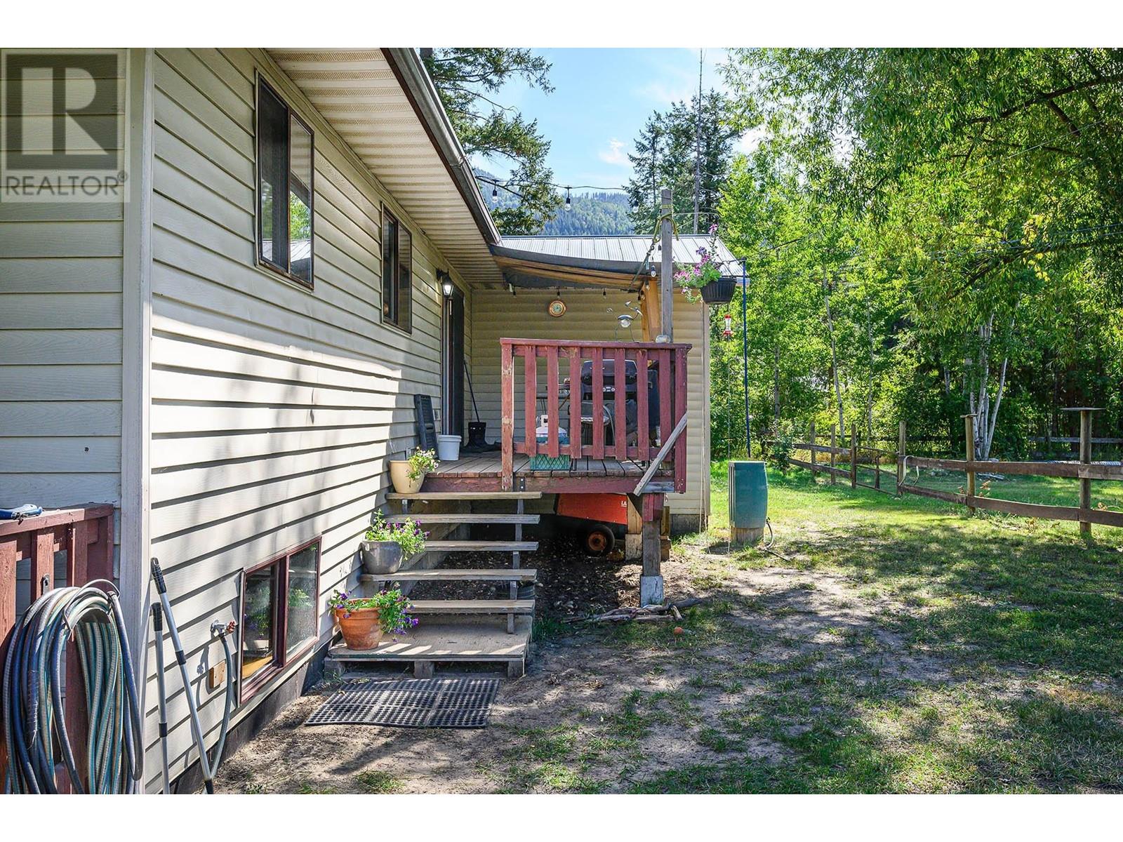 3089 Light Brown Road, Clearwater, British Columbia  V0E 1N1 - Photo 43 - 180880