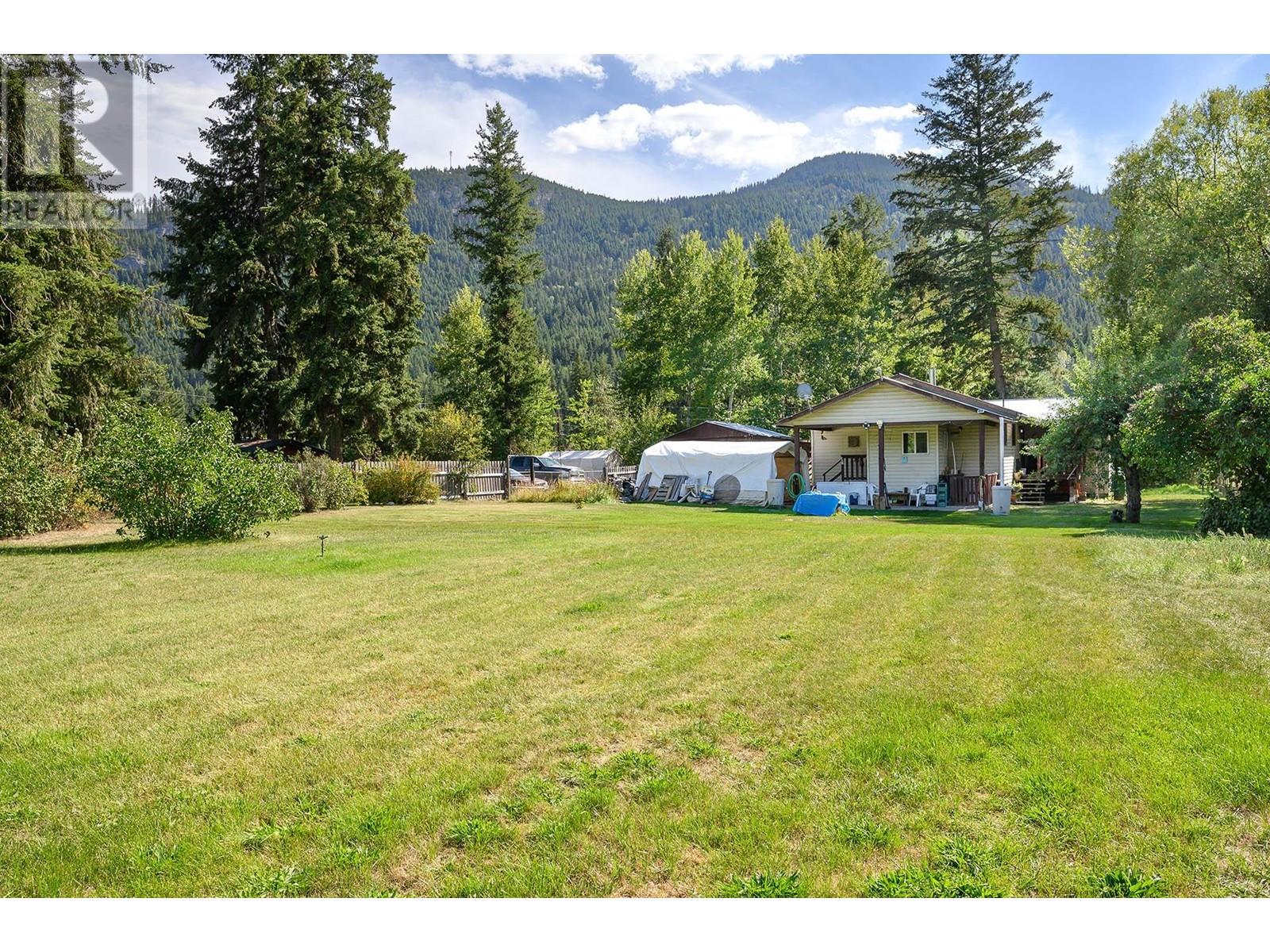 3089 Light Brown Road, Clearwater, British Columbia  V0E 1N1 - Photo 47 - 180880