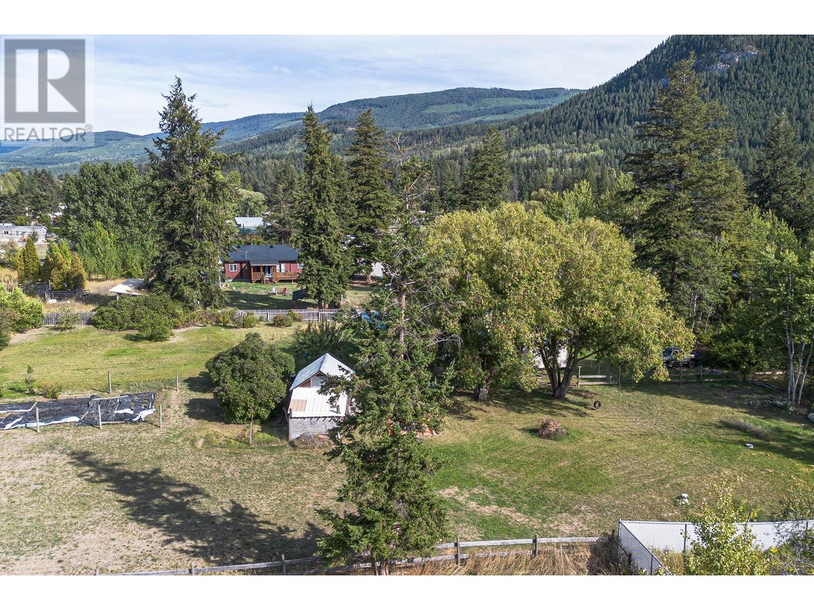 3089 Light Brown Road, Clearwater, British Columbia  V0E 1N1 - Photo 56 - 180880