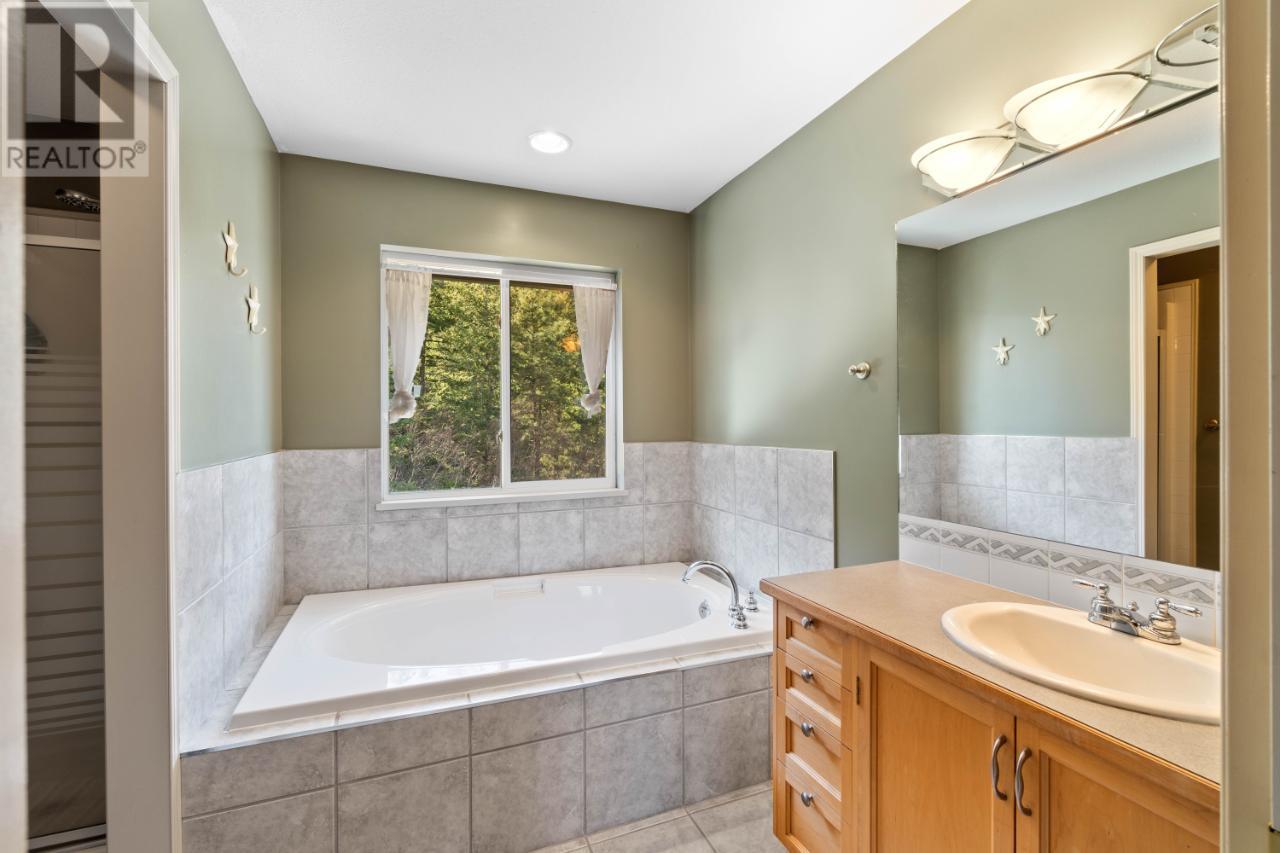 4942 Woodland Crt, Kamloops, British Columbia  V2C 6V5 - Photo 30 - 180886