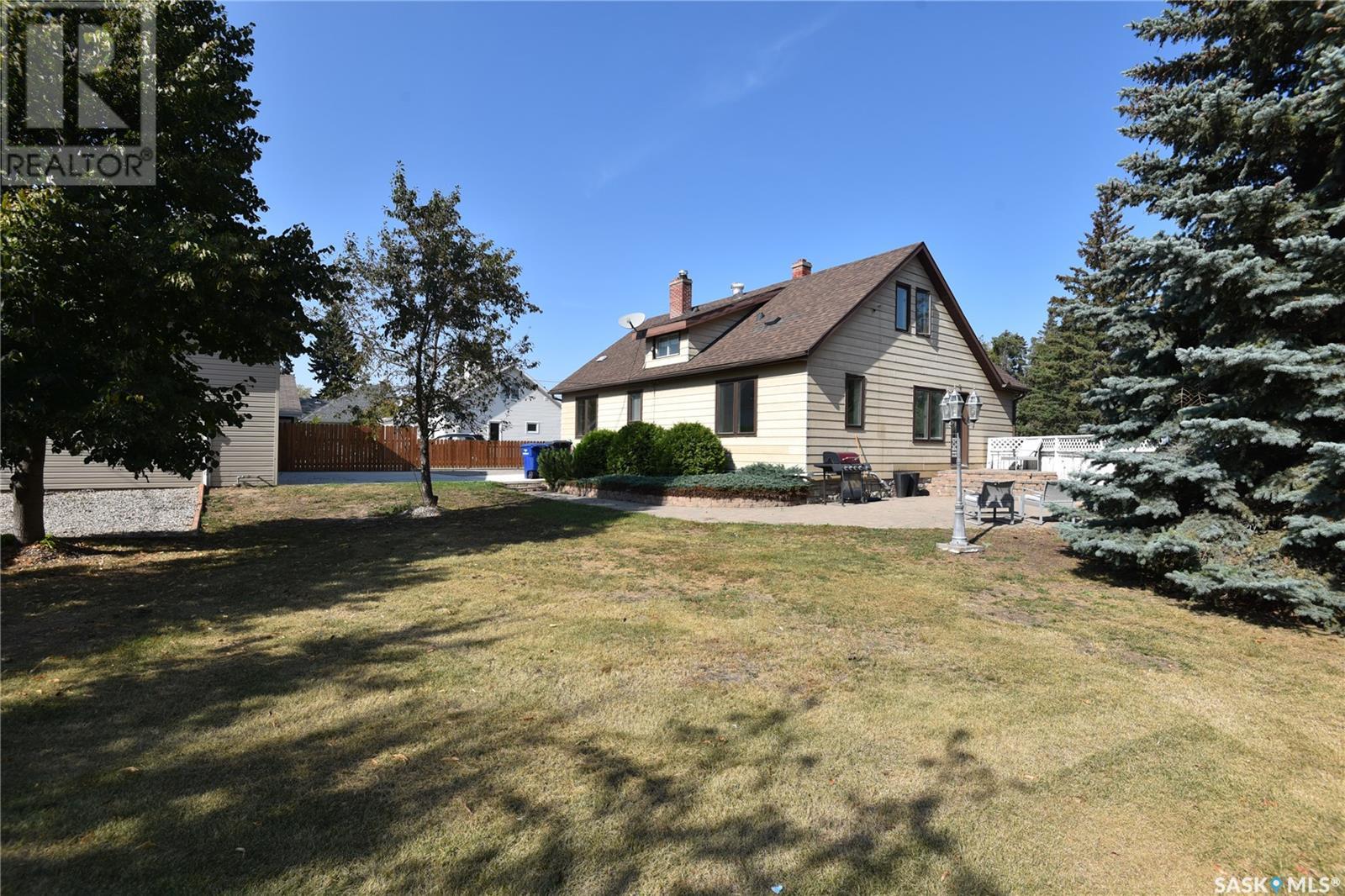 Property at 412 Centre STREET image 2