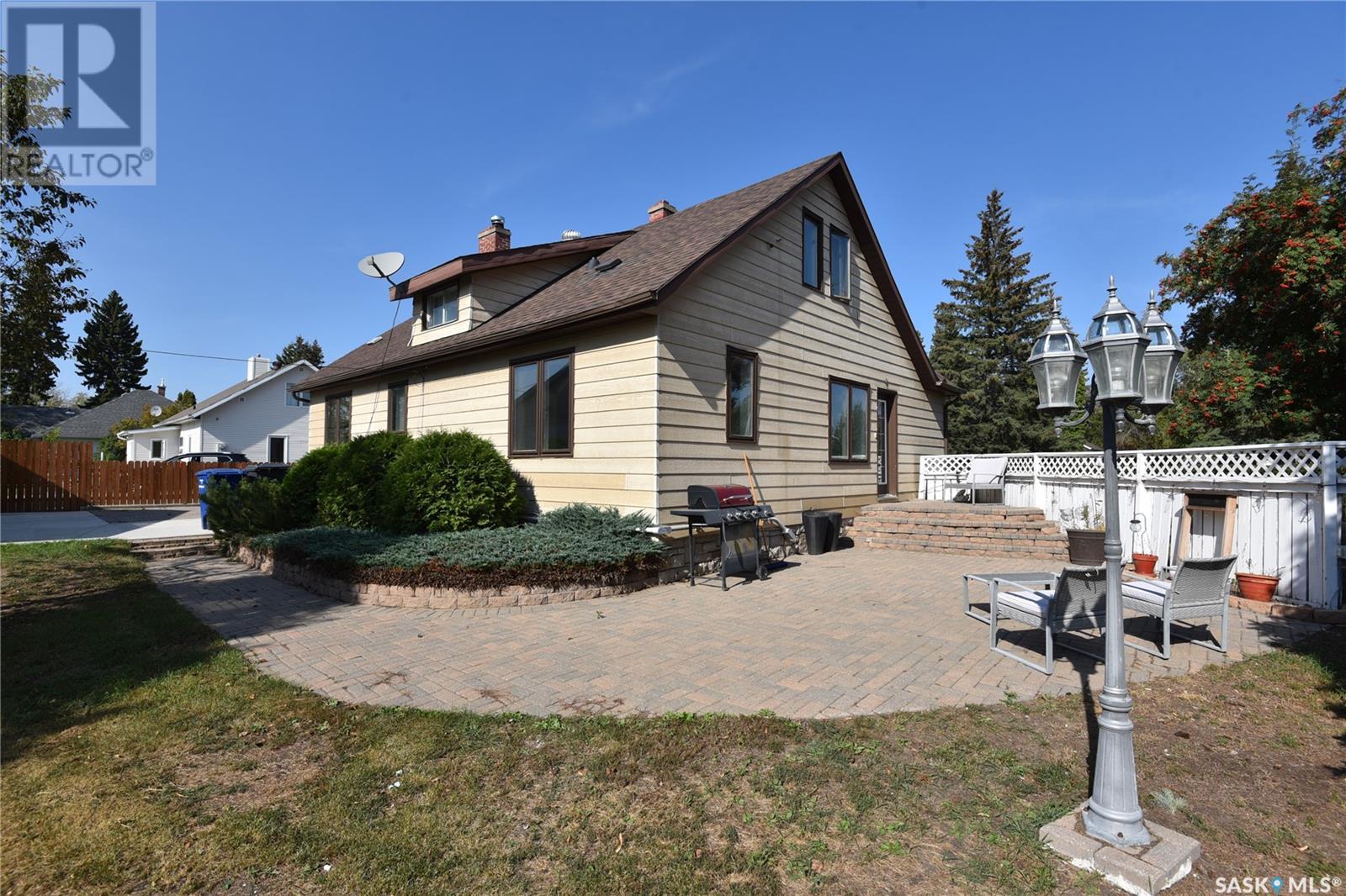 Property at 412 Centre STREET image 3