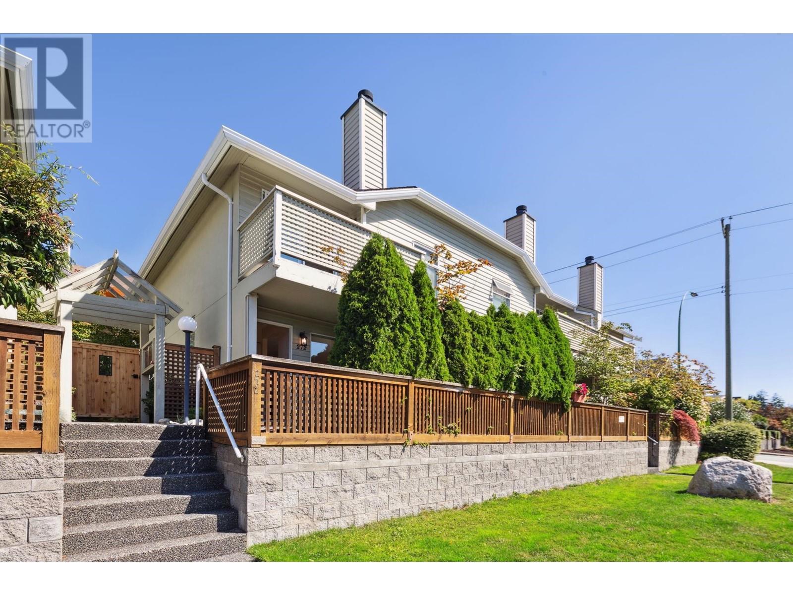 272 E 4TH STREET, North Vancouver, British Columbia