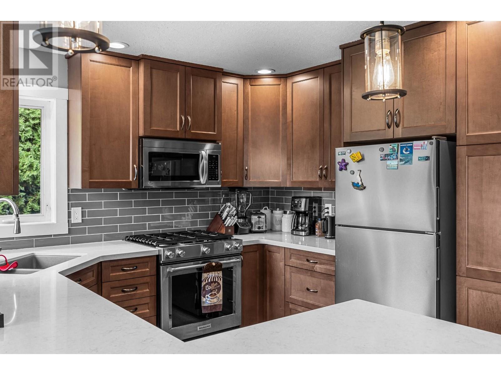 3568 Navatanee Drive, Kamloops, British Columbia   - Photo 12 - 180883