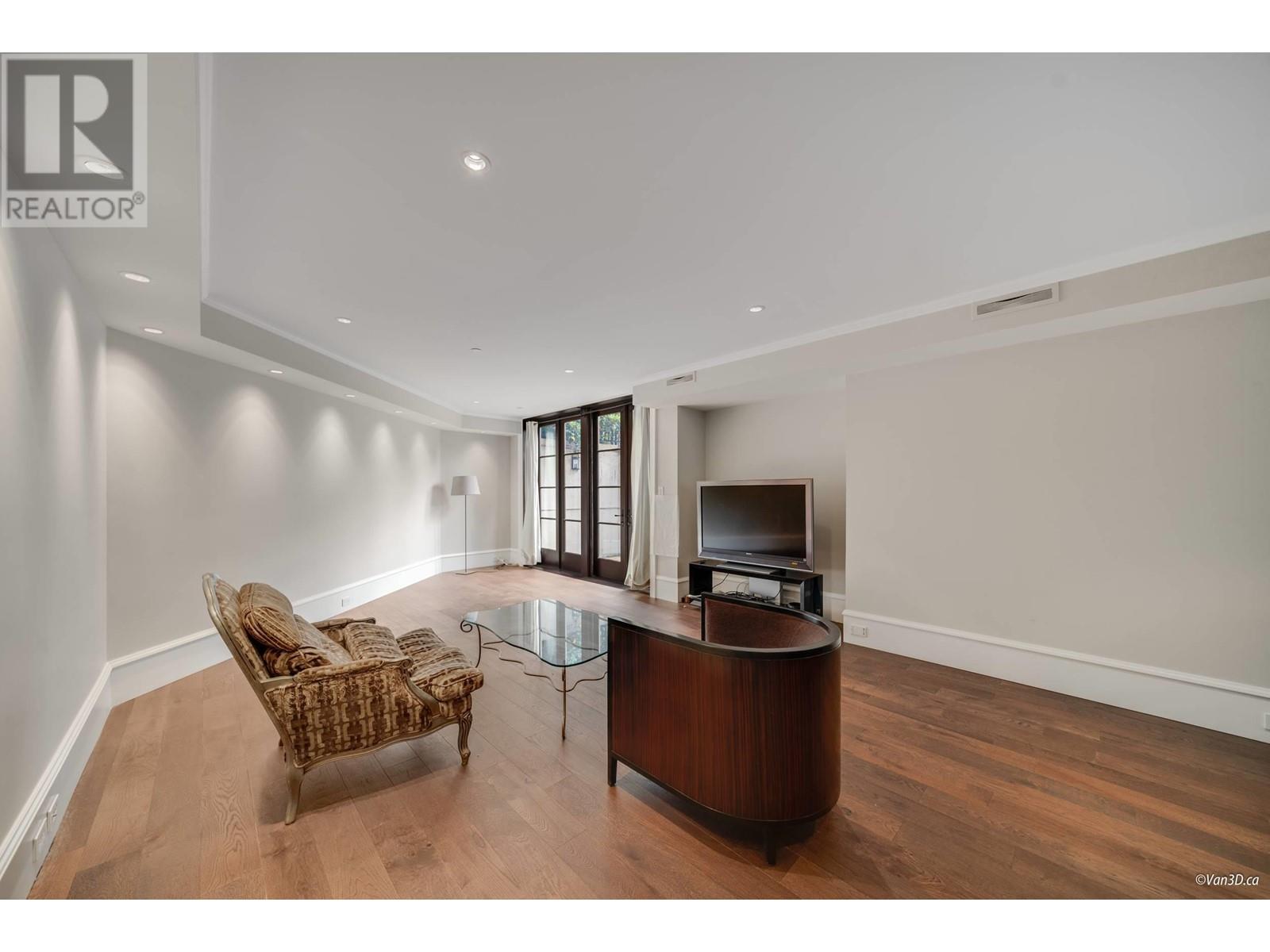 Listing Picture 37 of 40 : 1198 W 55TH AVENUE, Vancouver / 溫哥華 - 魯藝地產 Yvonne Lu Group - MLS Medallion Club Member
