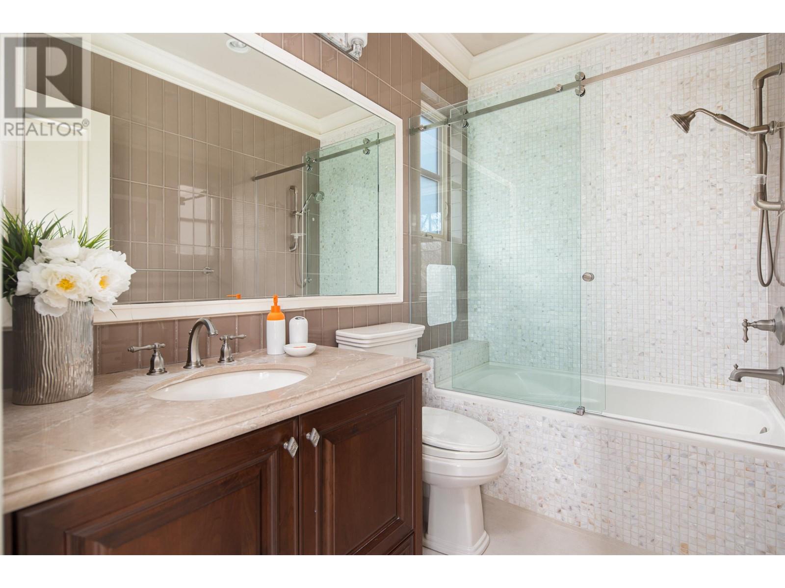Listing Picture 26 of 40 : 6076 ANGUS DRIVE, Vancouver / 溫哥華 - 魯藝地產 Yvonne Lu Group - MLS Medallion Club Member