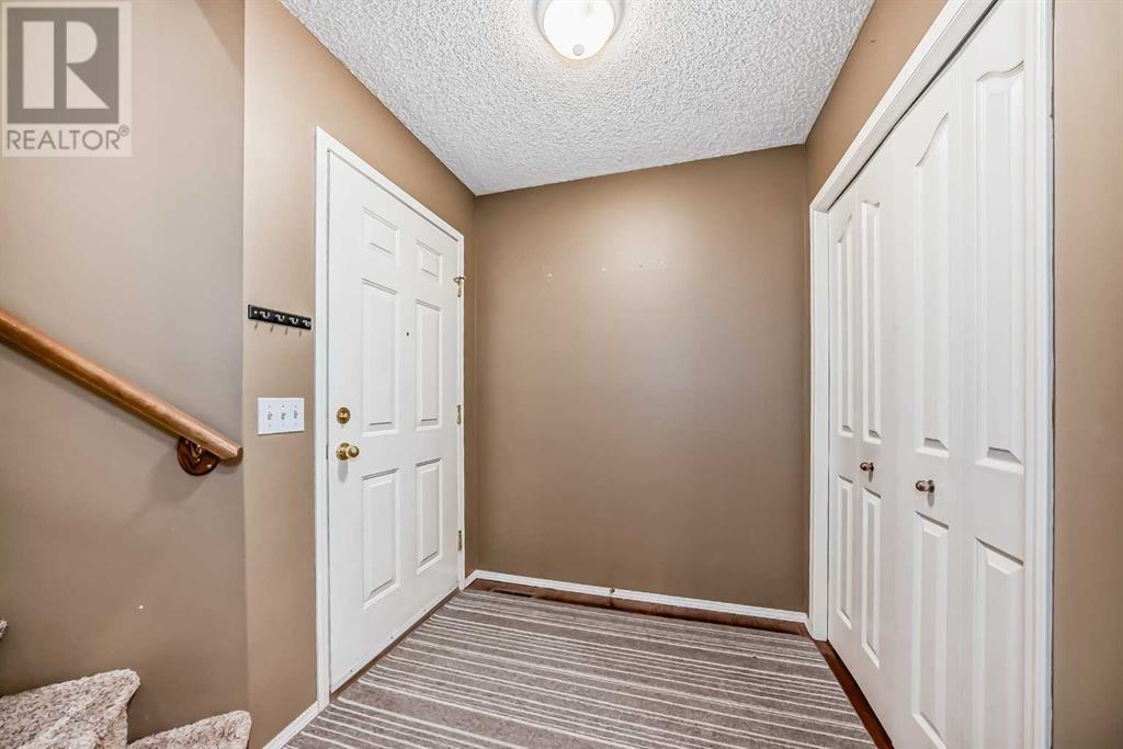 9 Spring Crescent Sw, Calgary, Alberta  T3H 3V1 - Photo 5 - A2165443