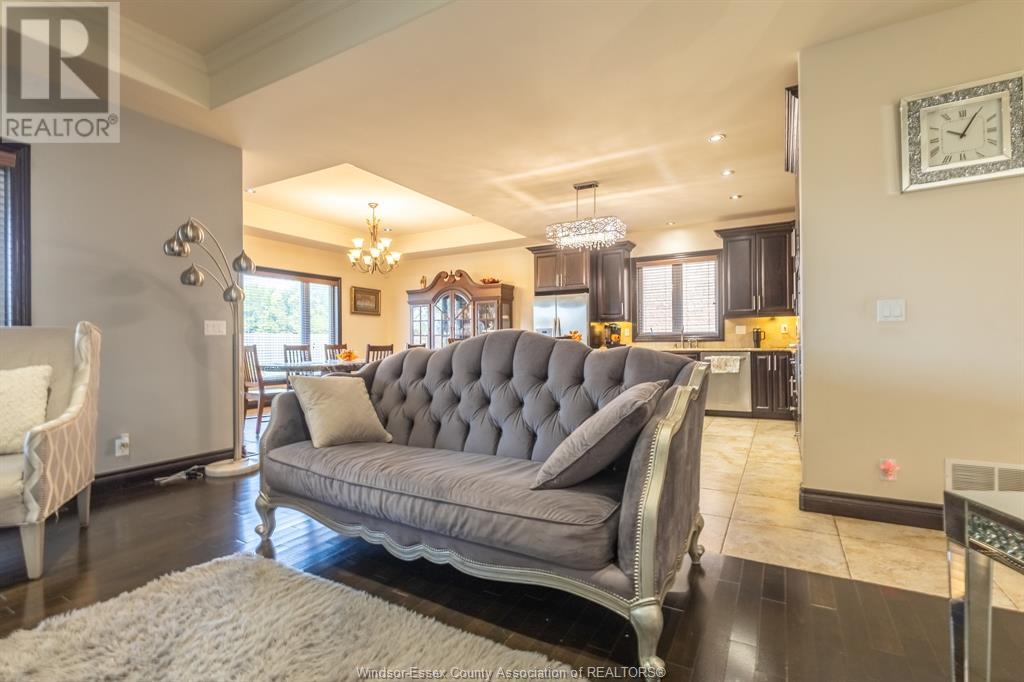 Property at 199 ELLISON image 3