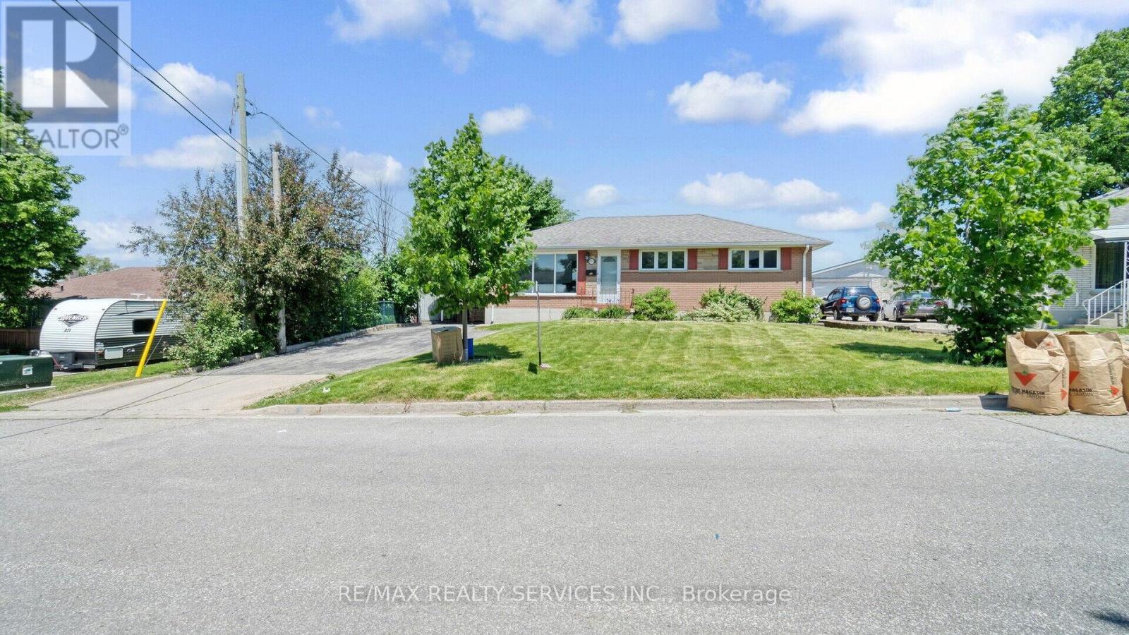 920 Eagle Crescent, London, Ontario  N5Z 3H7 - Photo 2 - X9309160