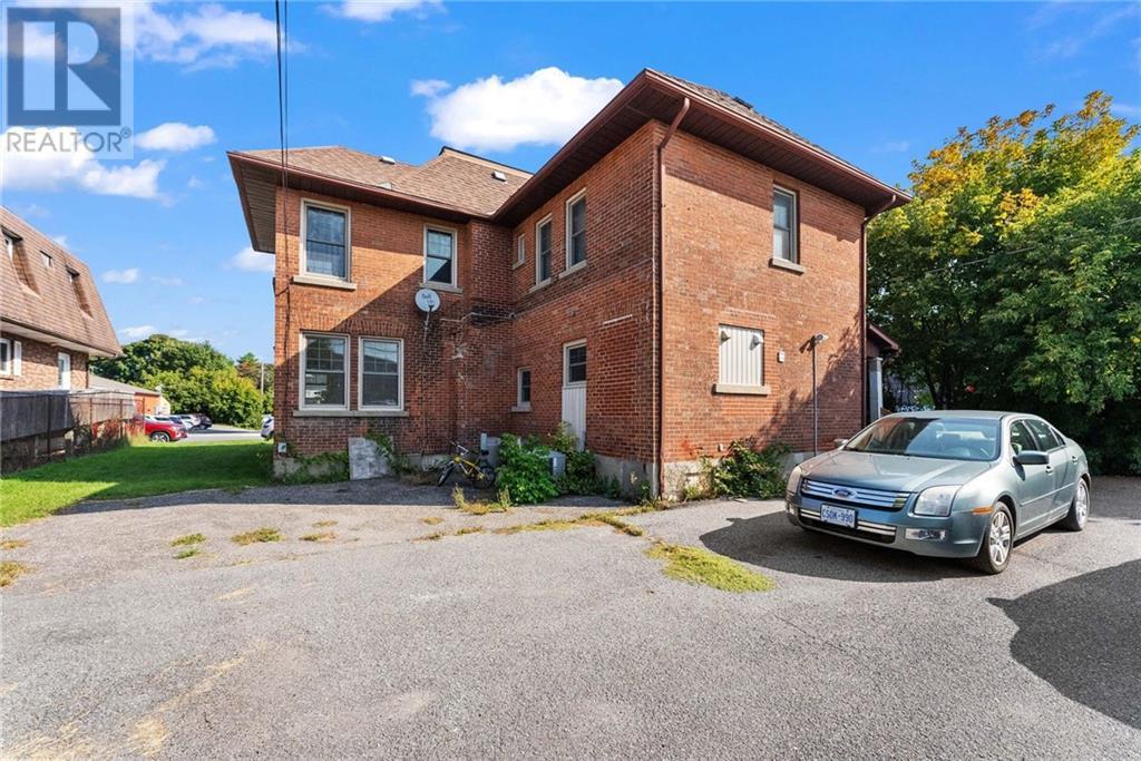 70 MADAWASKA STREET Arnprior