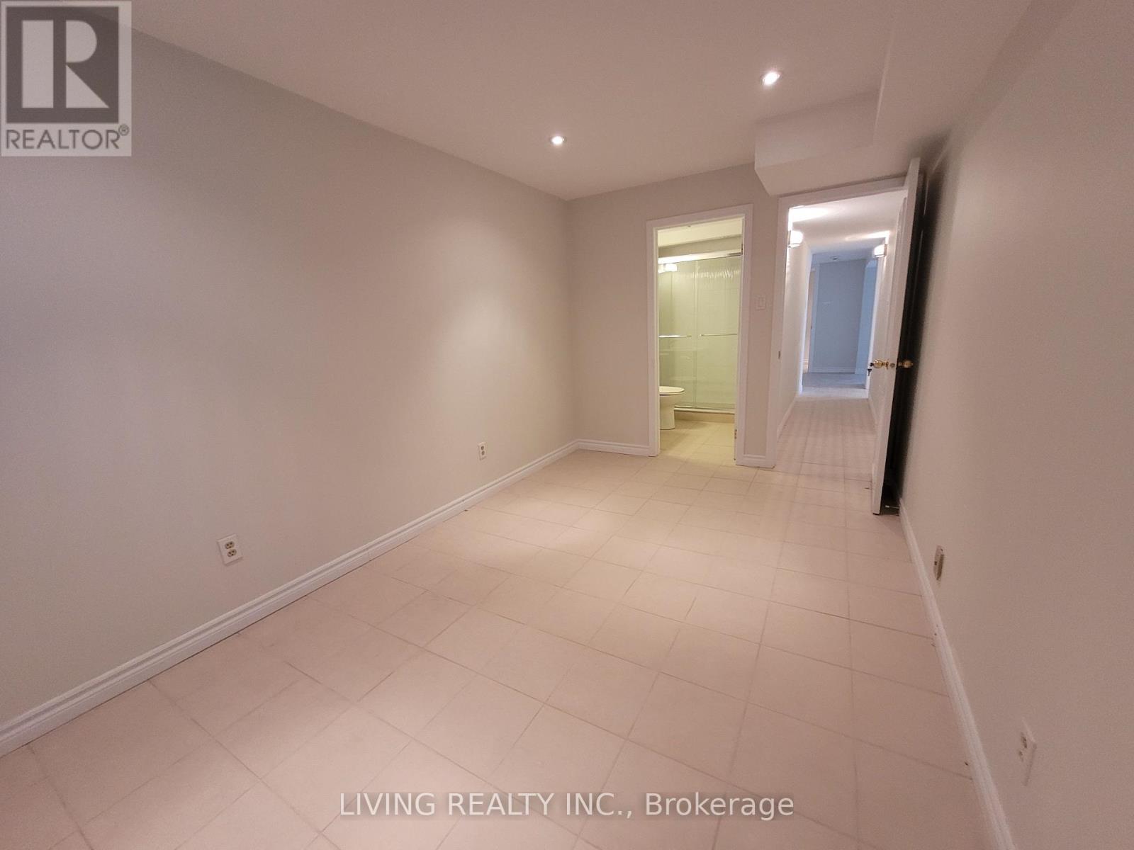 16 Valentine Drive, Toronto (Parkwoods-Donalda), Ontario  M3A 3J6 - Photo 18 - C9348042