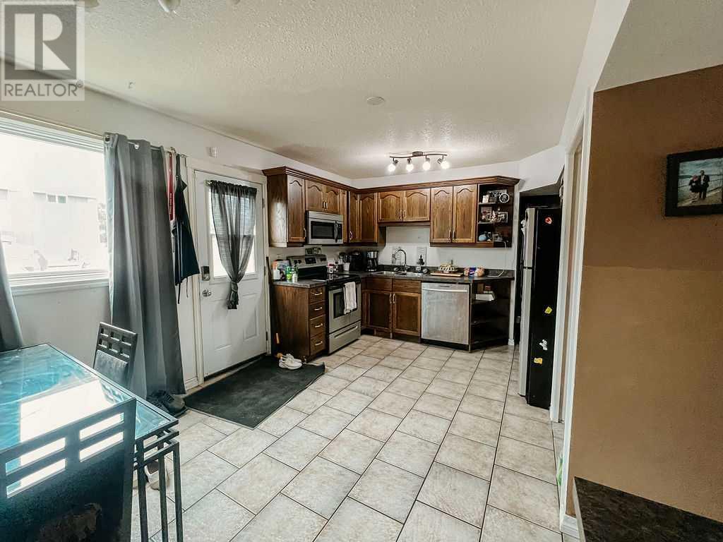 22, 126 Hardisty Avenue, Hinton, Alberta  T7V 1B6 - Photo 2 - A2140708