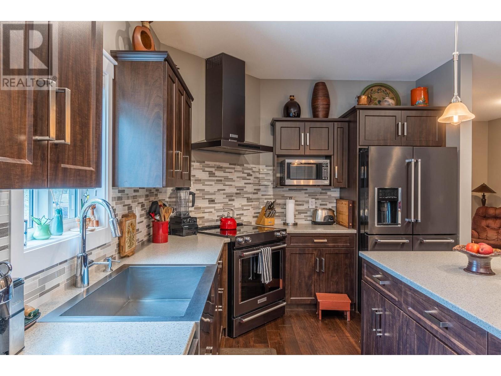 3395 Shuswap Rd, Kamloops, British Columbia  V2H 1T2 - Photo 6 - 180888