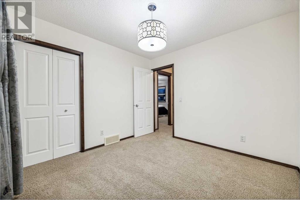 9 Pantego Link Nw, Calgary, Alberta  T3K 0C3 - Photo 20 - A2164399