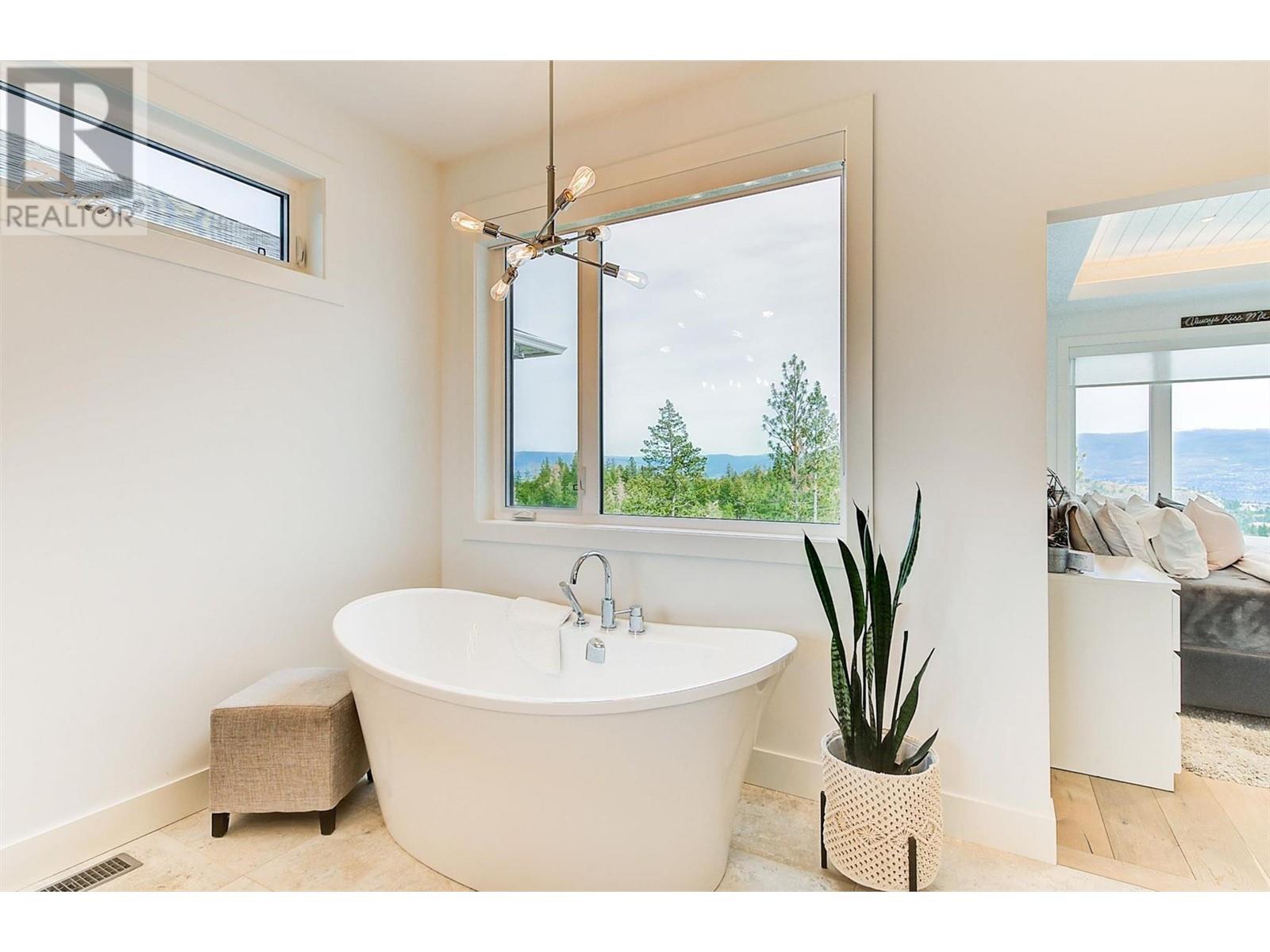 2489 Tallus Heights Drive West Kelowna