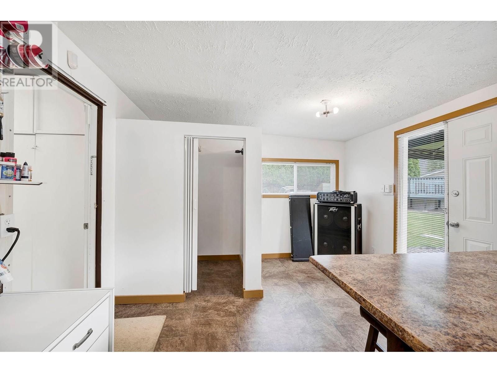 4104 Davie Road, Kamloops, British Columbia  V2H 1K8 - Photo 40 - 179381