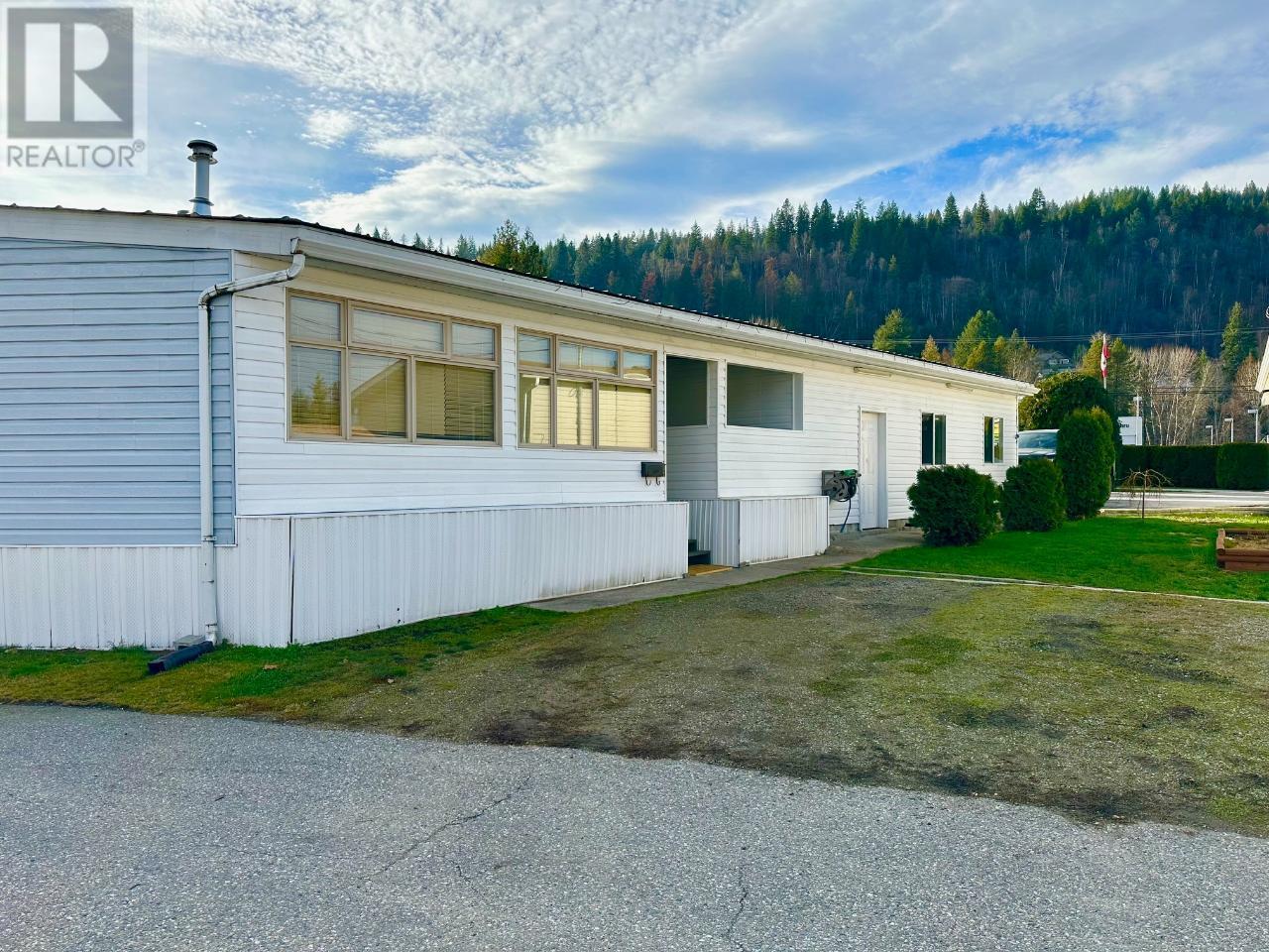 1545 COLUMBIA Avenue Unit# 13, castlegar, British Columbia