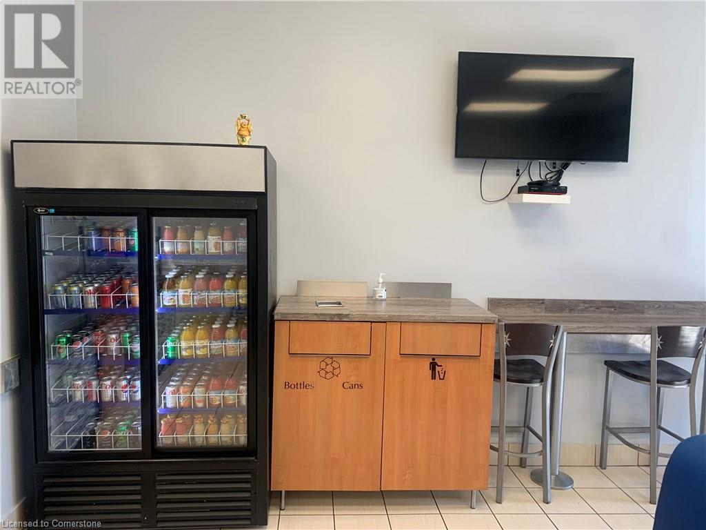 36 Northfield Drive E Unit# 11, Waterloo, Ontario  N2L 6A1 - Photo 3 - 40646992