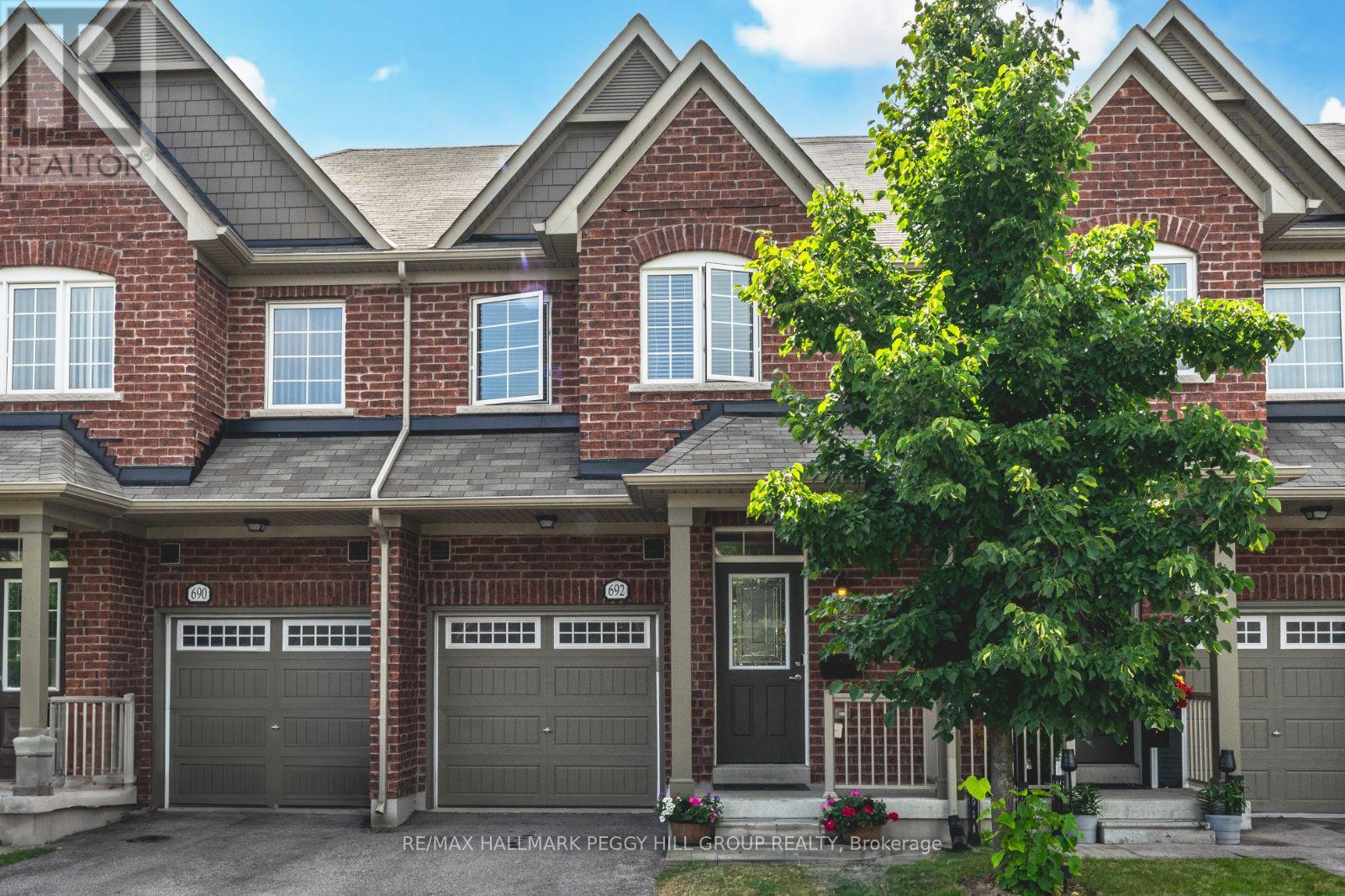 692 WENDY CULBERT CRESCENT, newmarket (stonehaven-wyndham), Ontario