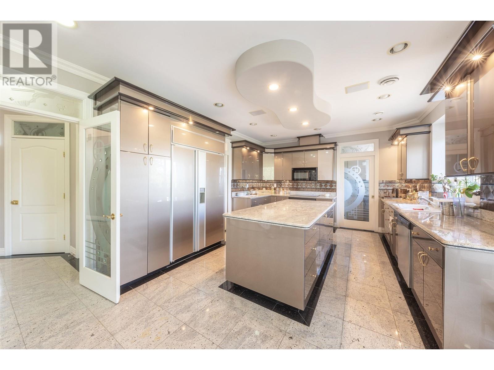 Listing Picture 13 of 40 : 5988 LEIBLY AVENUE, Burnaby / 本拿比 - 魯藝地產 Yvonne Lu Group - MLS Medallion Club Member