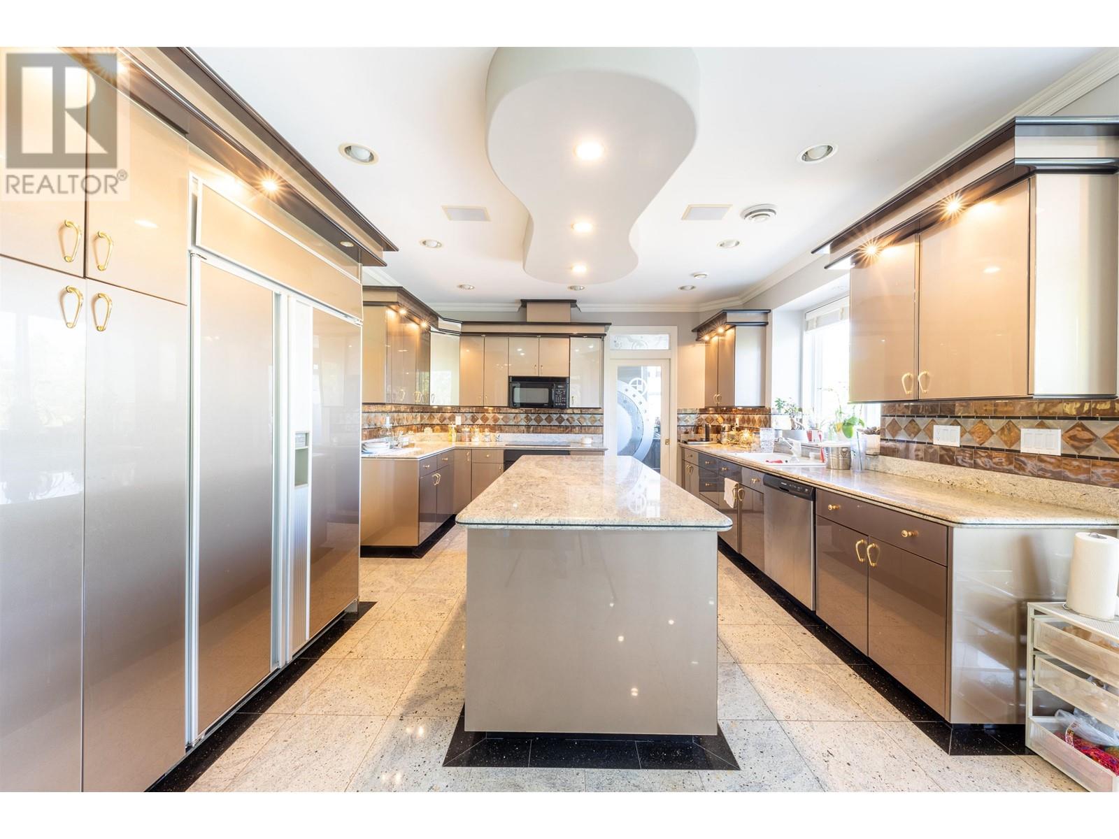 Listing Picture 14 of 40 : 5988 LEIBLY AVENUE, Burnaby / 本拿比 - 魯藝地產 Yvonne Lu Group - MLS Medallion Club Member