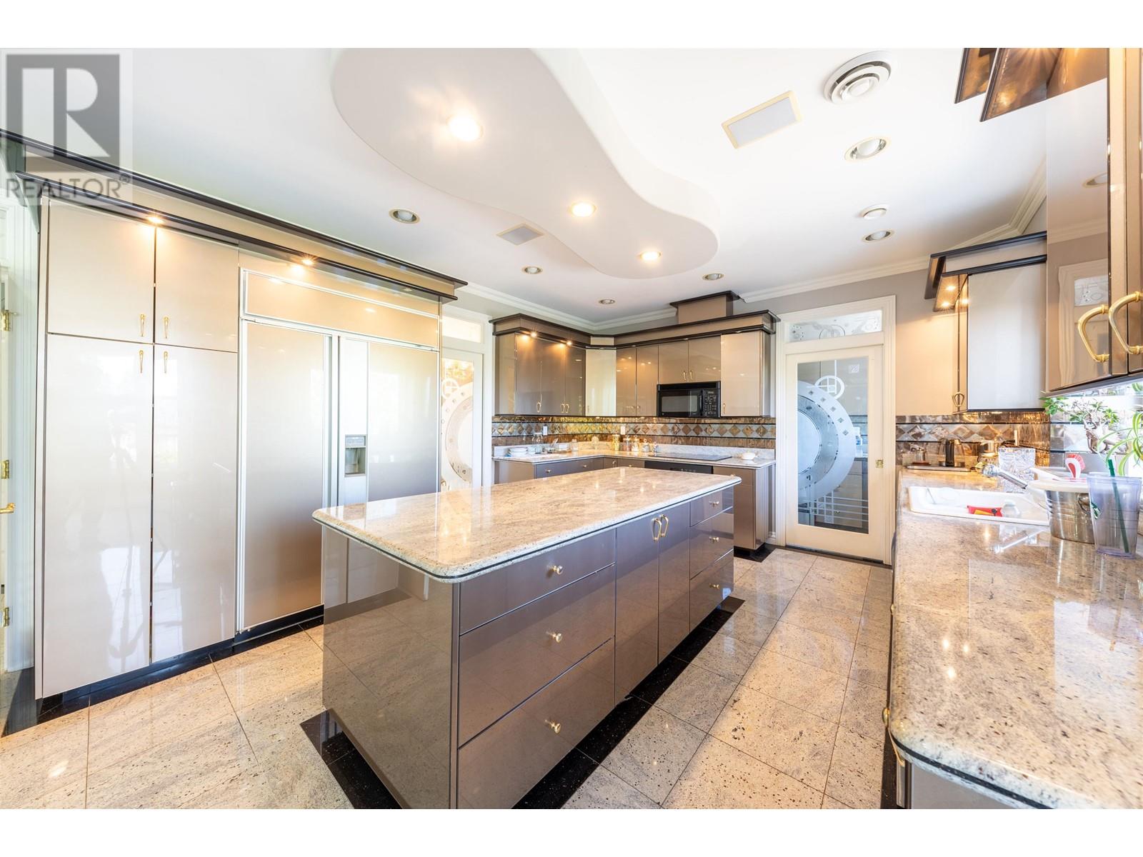 Listing Picture 16 of 40 : 5988 LEIBLY AVENUE, Burnaby / 本拿比 - 魯藝地產 Yvonne Lu Group - MLS Medallion Club Member