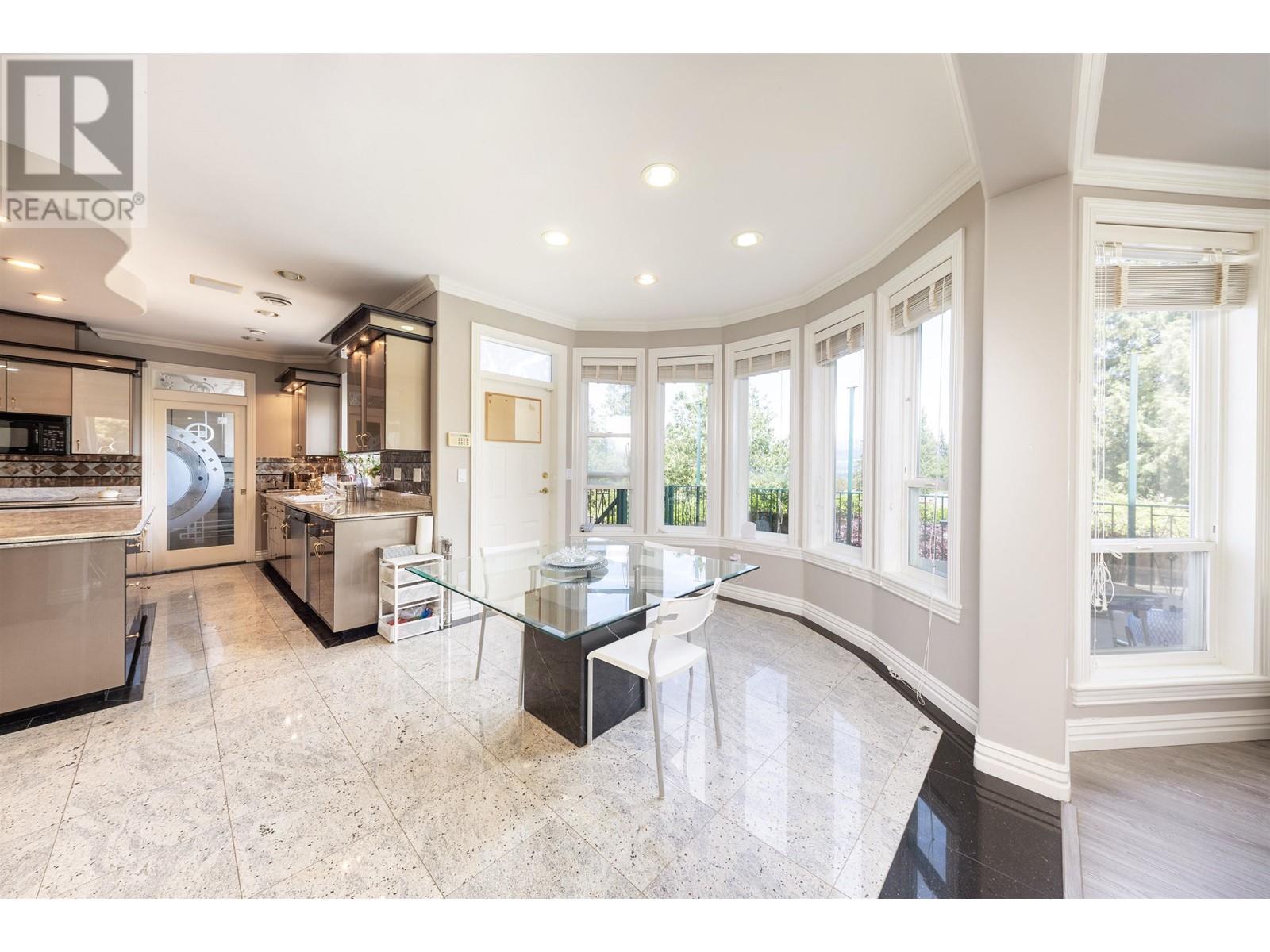 Listing Picture 17 of 40 : 5988 LEIBLY AVENUE, Burnaby / 本拿比 - 魯藝地產 Yvonne Lu Group - MLS Medallion Club Member