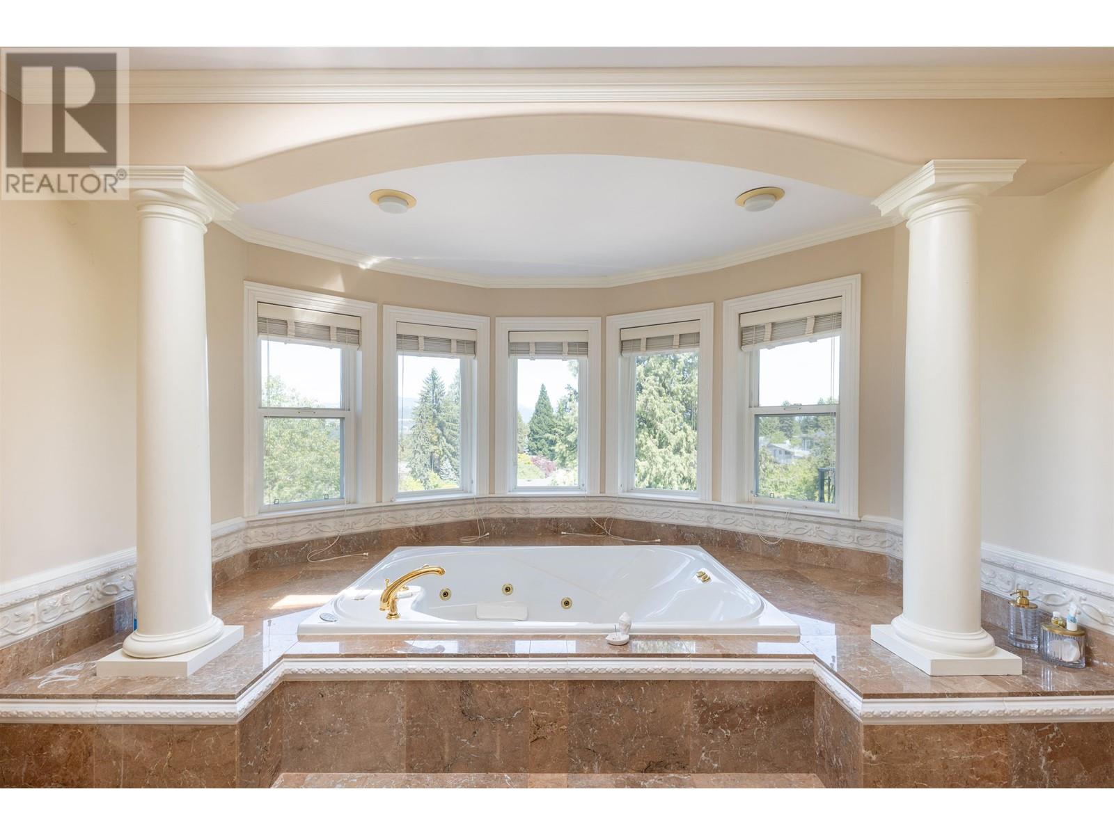 Listing Picture 26 of 40 : 5988 LEIBLY AVENUE, Burnaby / 本拿比 - 魯藝地產 Yvonne Lu Group - MLS Medallion Club Member