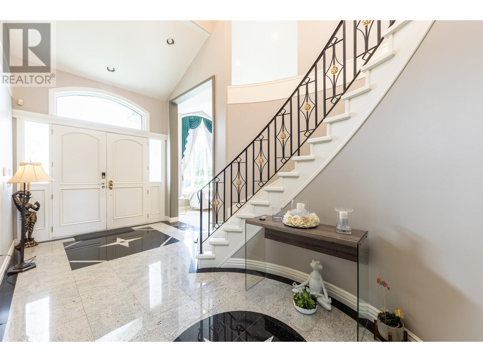 Listing Picture 3 of 40 : 5988 LEIBLY AVENUE, Burnaby / 本拿比 - 魯藝地產 Yvonne Lu Group - MLS Medallion Club Member