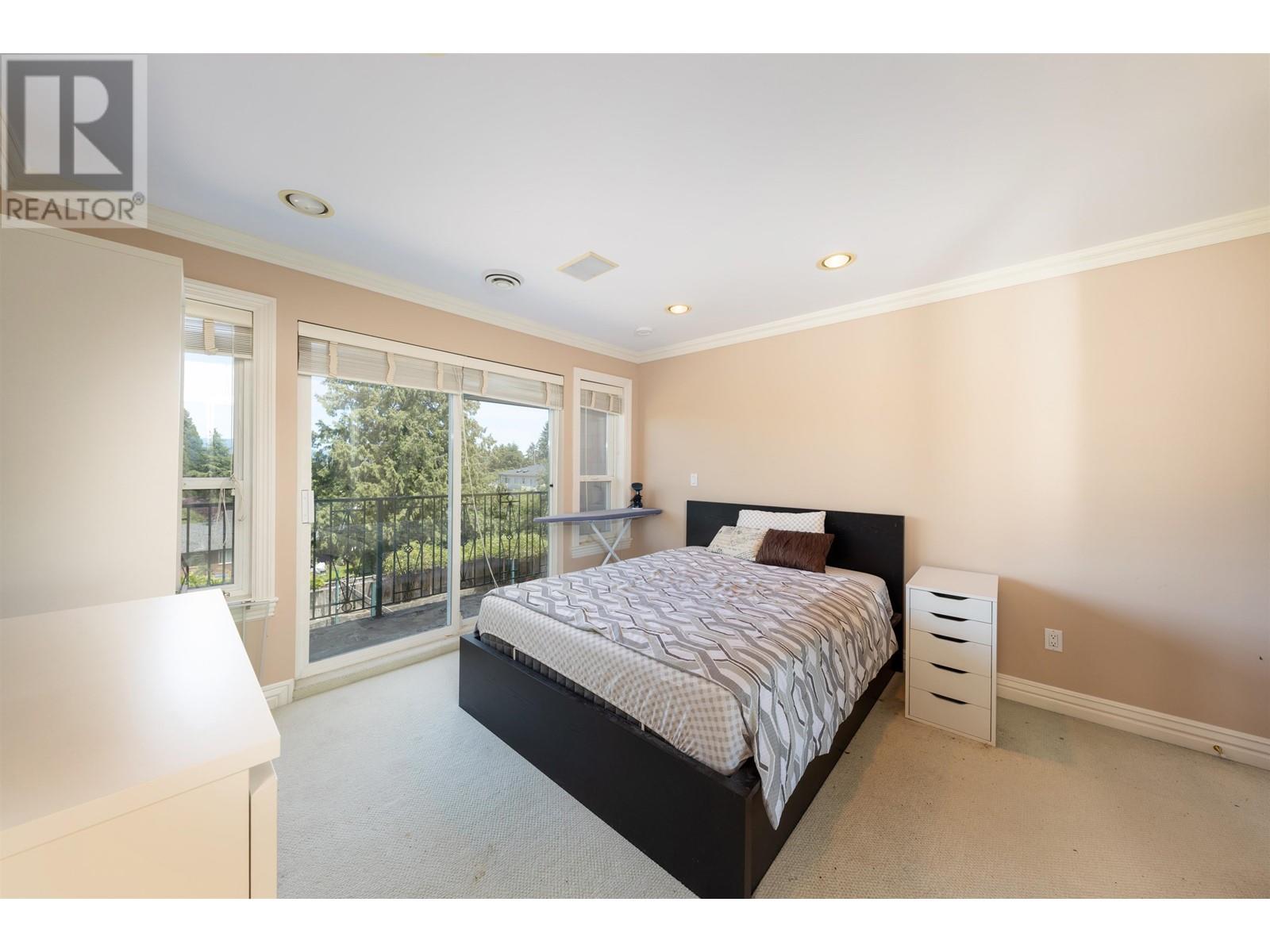 Listing Picture 32 of 40 : 5988 LEIBLY AVENUE, Burnaby / 本拿比 - 魯藝地產 Yvonne Lu Group - MLS Medallion Club Member