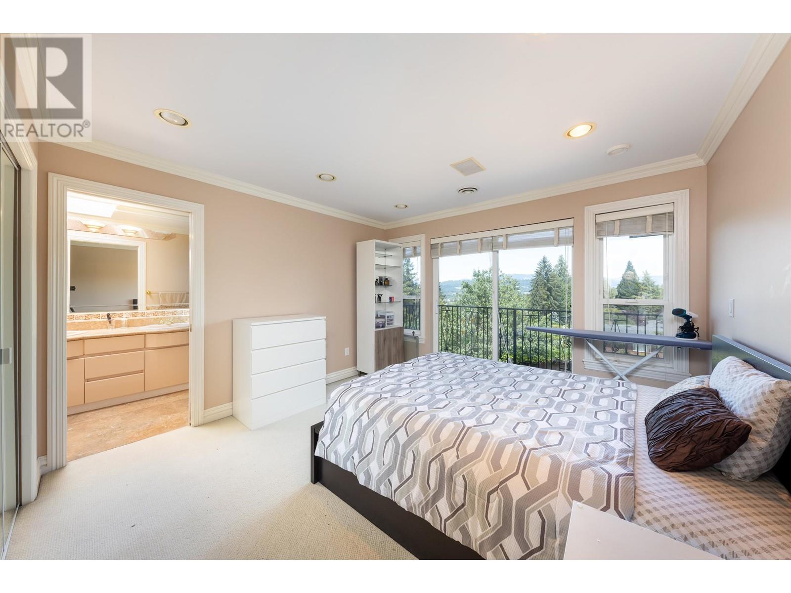 Listing Picture 33 of 40 : 5988 LEIBLY AVENUE, Burnaby / 本拿比 - 魯藝地產 Yvonne Lu Group - MLS Medallion Club Member