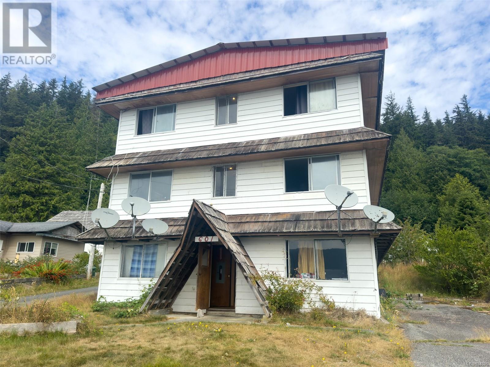 601 Fir St, Alert Bay, British Columbia  V0N 1A0 - Photo 3 - 974036