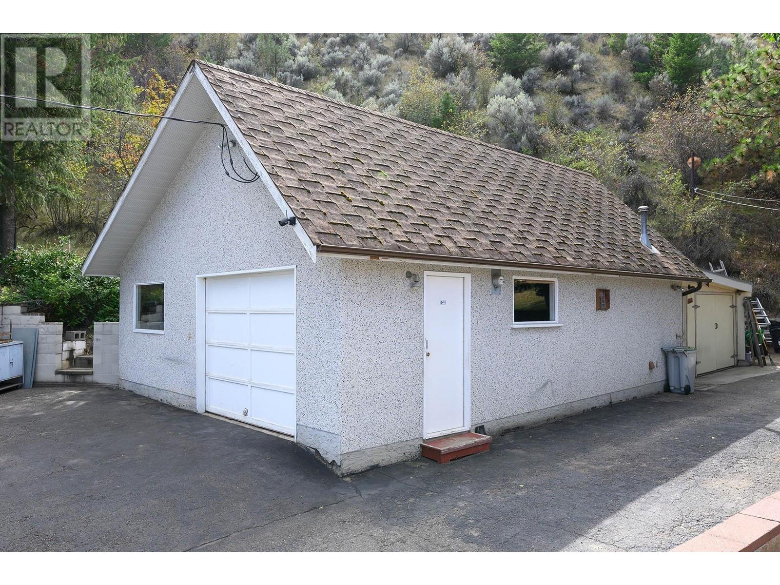 357 Ridge Road, Kamloops, British Columbia  V2C 4Y9 - Photo 4 - 180902