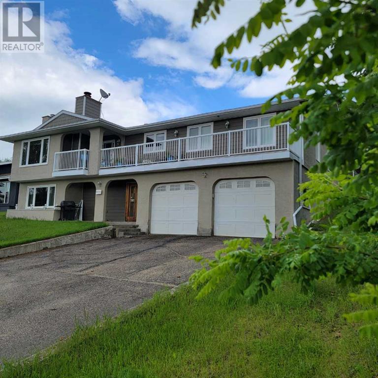 11719 103 Street, Peace River, Alberta  T8S 1M1 - Photo 2 - A2137308