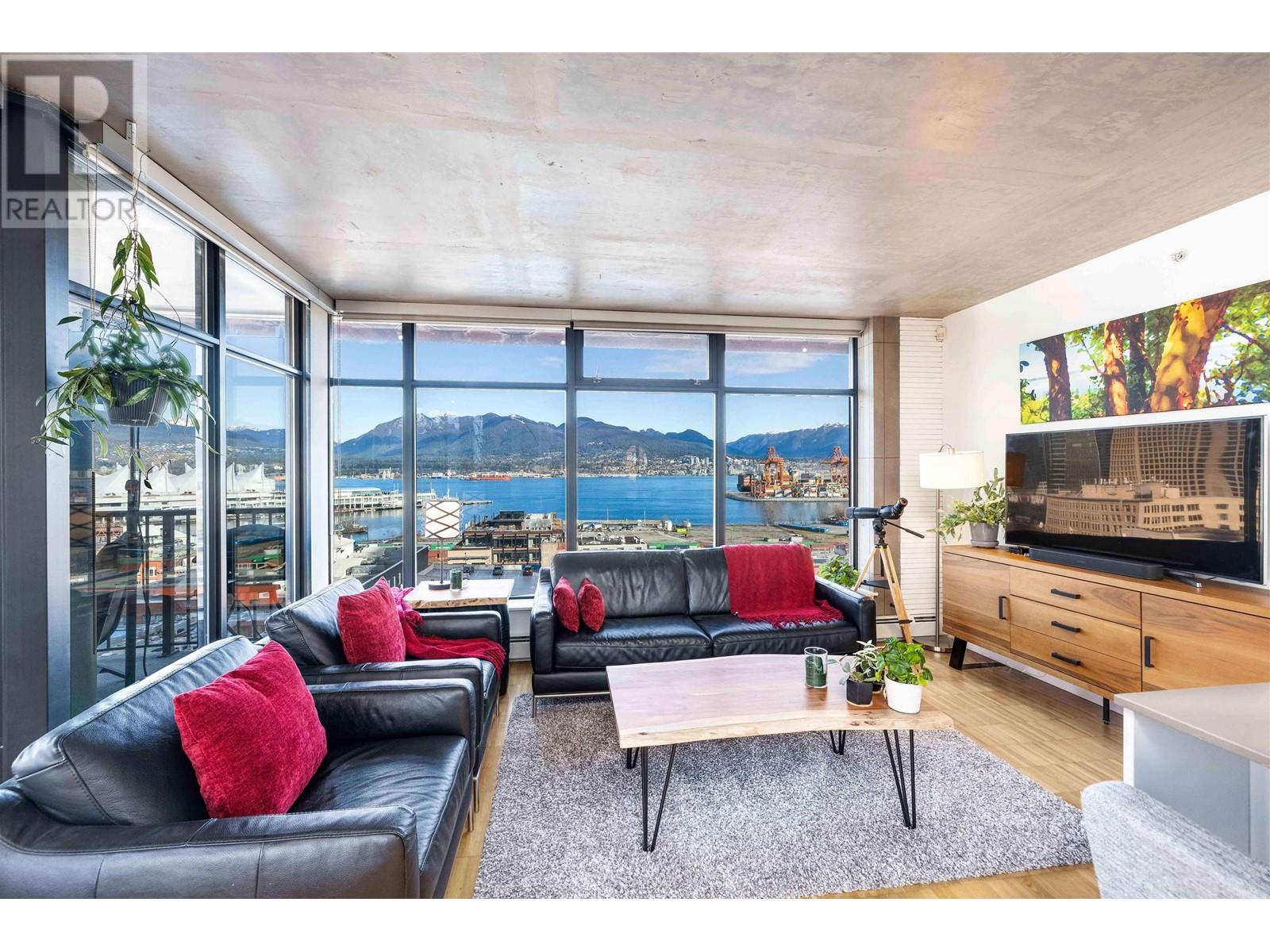 Listing Picture 2 of 40 : 1610 128 W CORDOVA STREET, Vancouver / 溫哥華 - 魯藝地產 Yvonne Lu Group - MLS Medallion Club Member