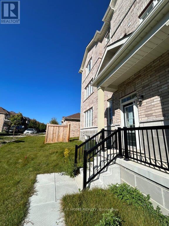 2058 Donald Cousens Parkway, Markham (Cornell), Ontario  L0H 1J0 - Photo 2 - N9349333