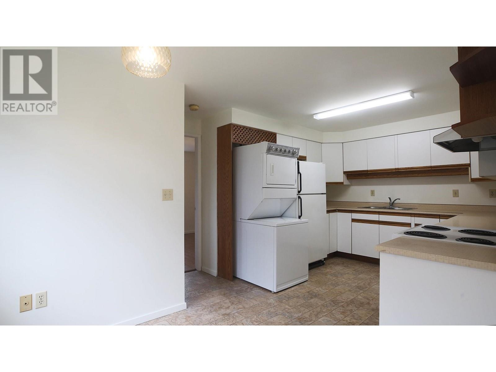 Listing Picture 17 of 19 : 1461 SHERLOCK AVENUE, Burnaby / 本拿比 - 魯藝地產 Yvonne Lu Group - MLS Medallion Club Member