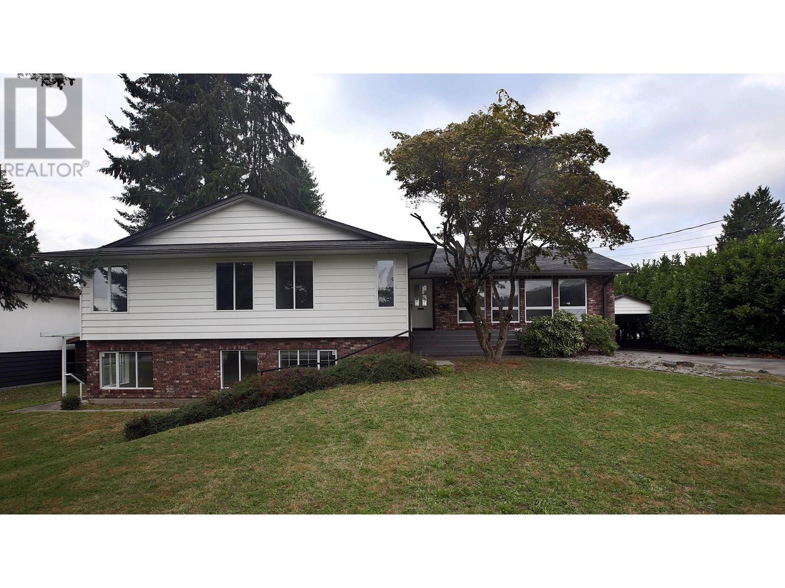 Listing Picture 2 of 19 : 1461 SHERLOCK AVENUE, Burnaby / 本拿比 - 魯藝地產 Yvonne Lu Group - MLS Medallion Club Member