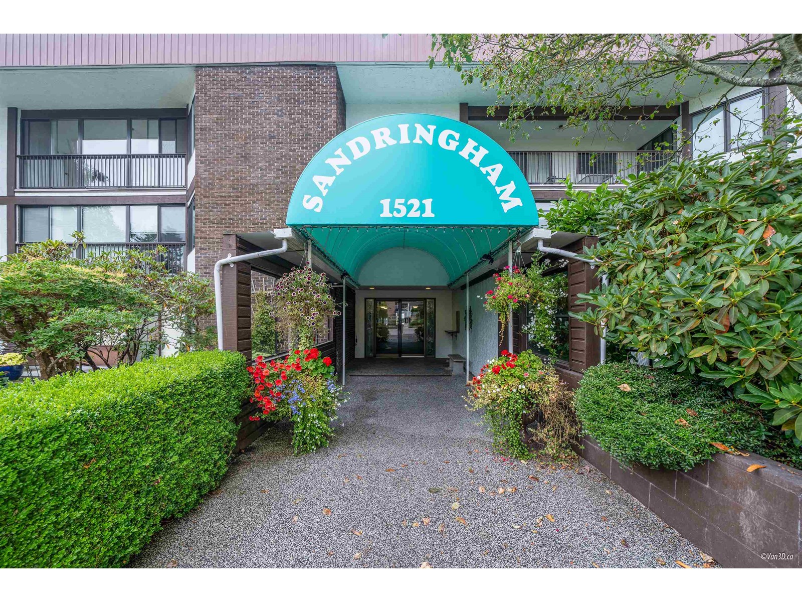 202 1521 Blackwood Street, White Rock, British Columbia  V4B 3V6 - Photo 1 - R2925230