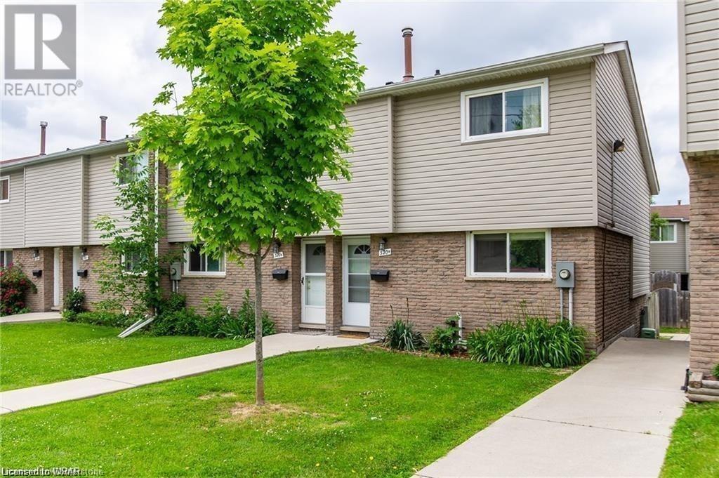 320 BLUEVALE Avenue N Unit 52, WATERLOO, Ontario One Percent Realty