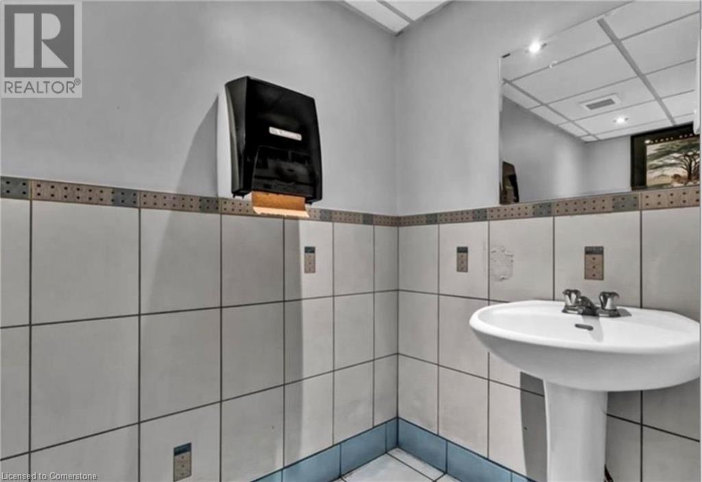 141 Wyndham Street N, Guelph, Ontario  N1H 4E9 - Photo 32 - 40646022