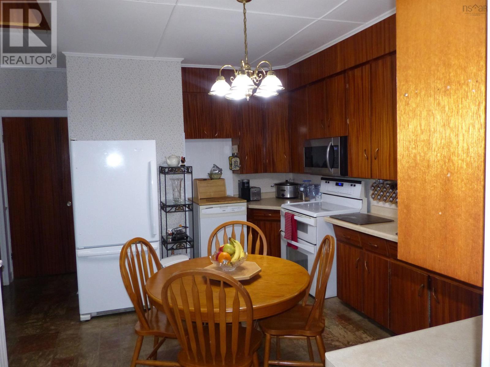 147 King Street, Bridgewater, Nova Scotia  B4V 1A4 - Photo 12 - 202412398