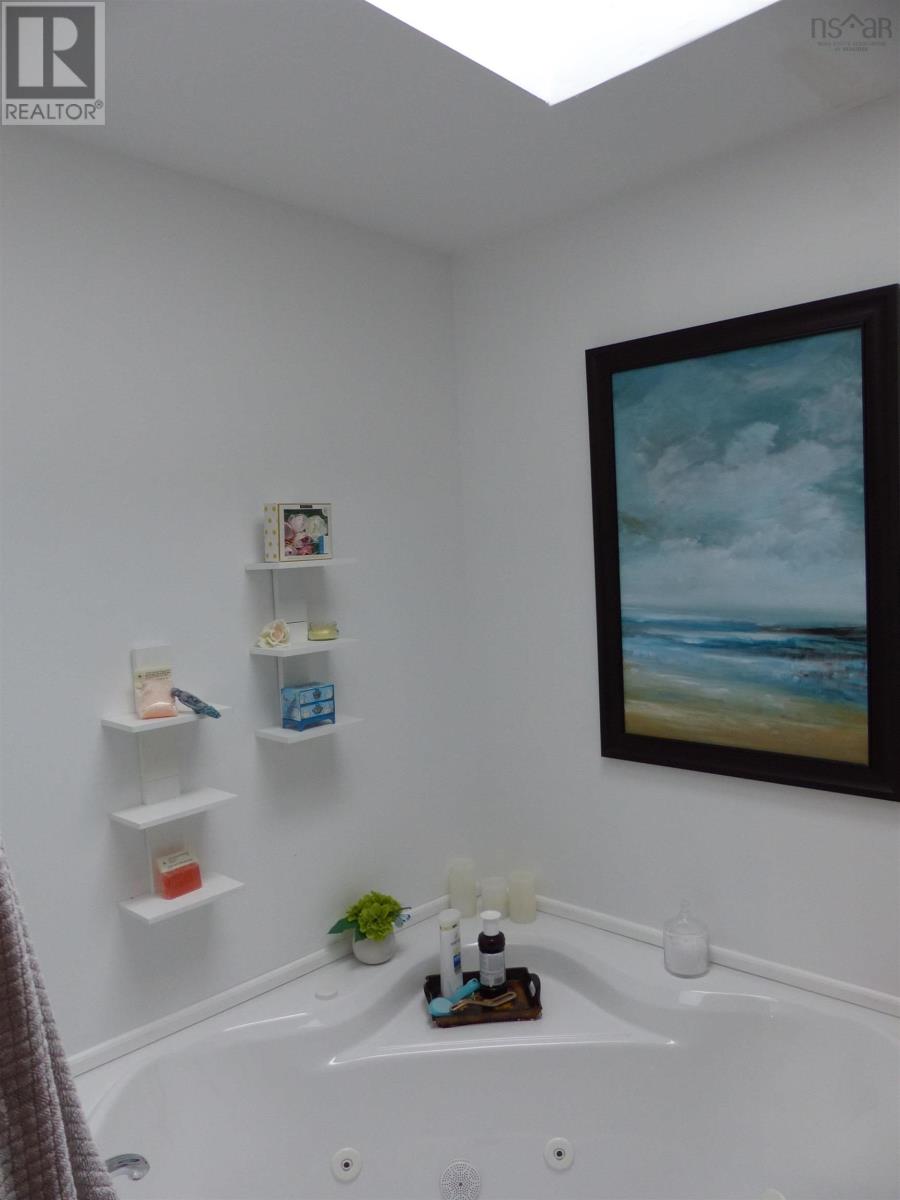 147 King Street, Bridgewater, Nova Scotia  B4V 1A4 - Photo 17 - 202412398