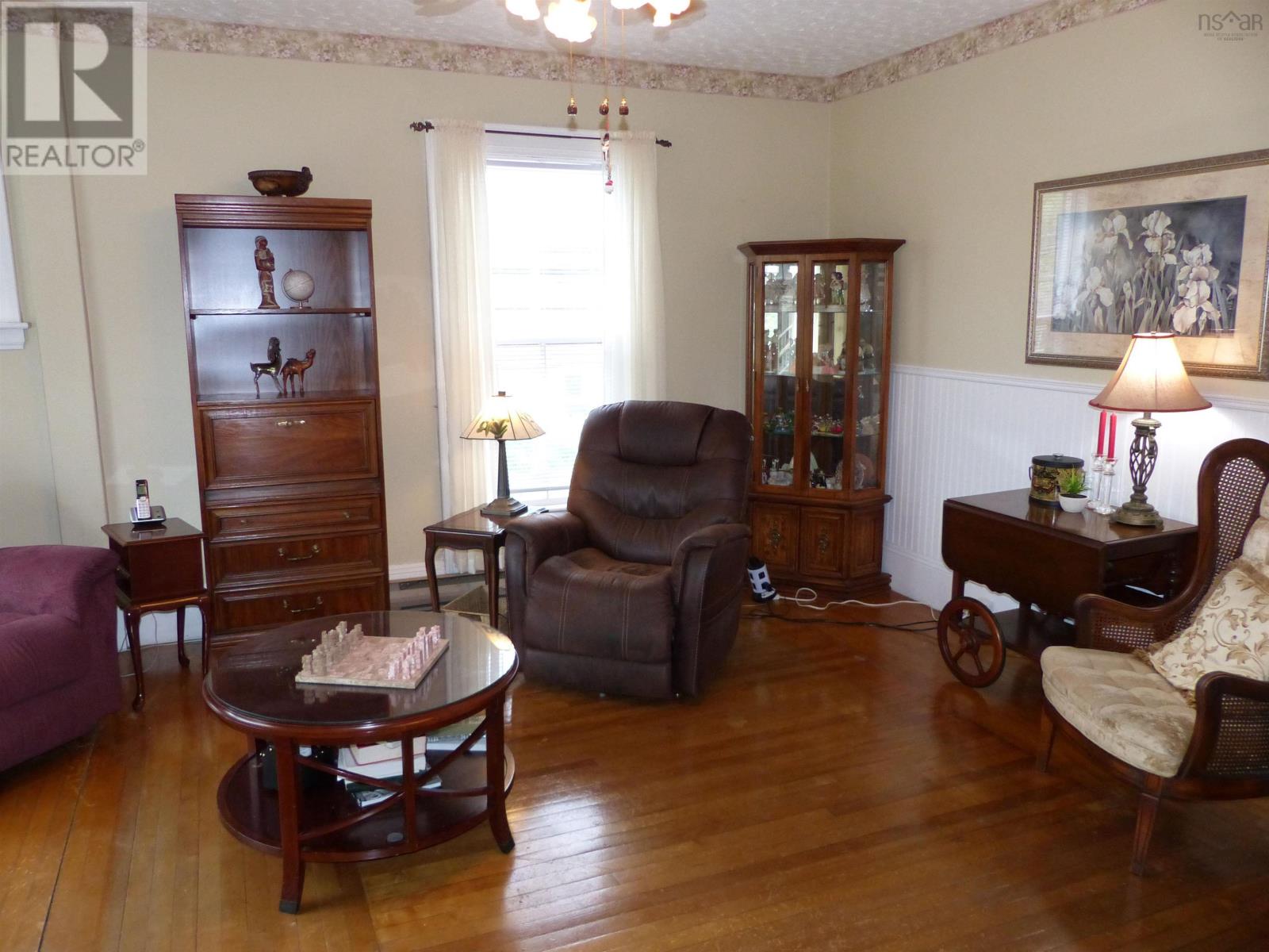 147 King Street, Bridgewater, Nova Scotia  B4V 1A4 - Photo 8 - 202412398