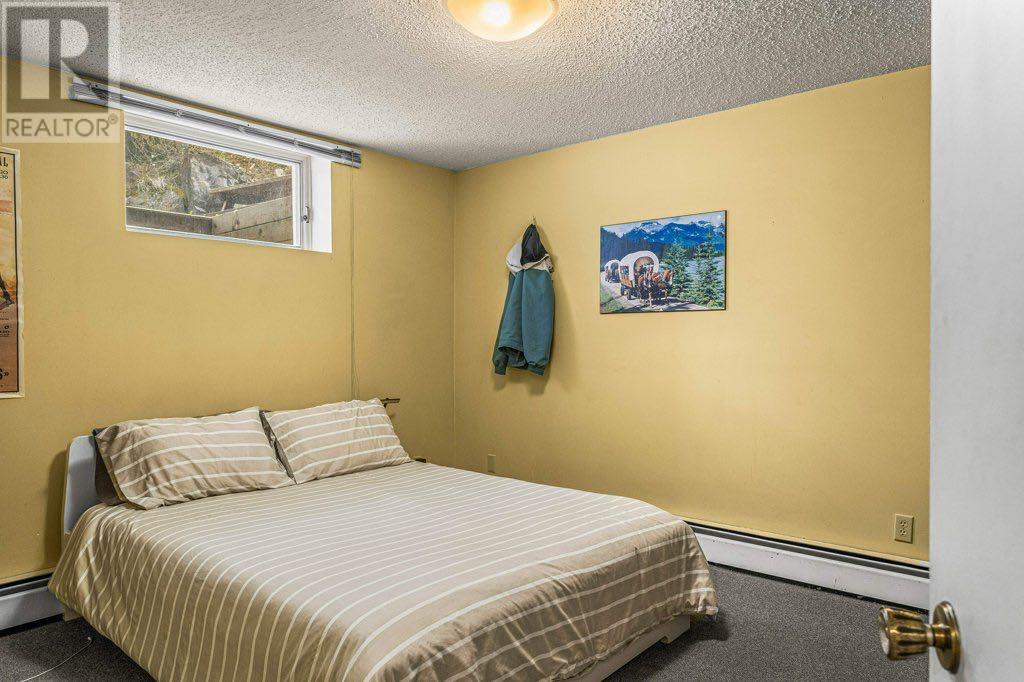 B, 109 Cave Ave Avenue S, Banff, Alberta  T1L 1E8 - Photo 17 - A2140289